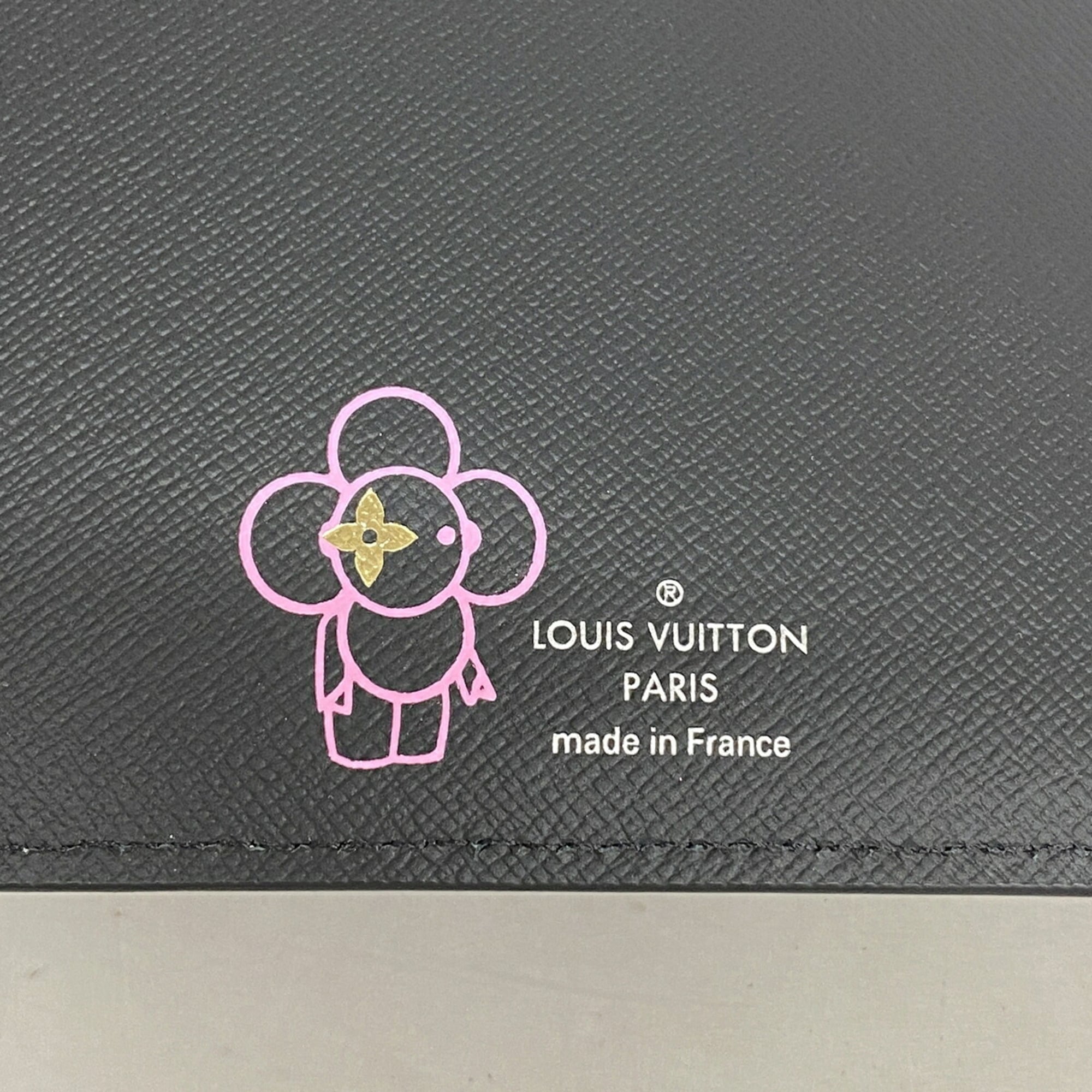 Louis Vuitton Black Clutch Bag (Pre-Owned)