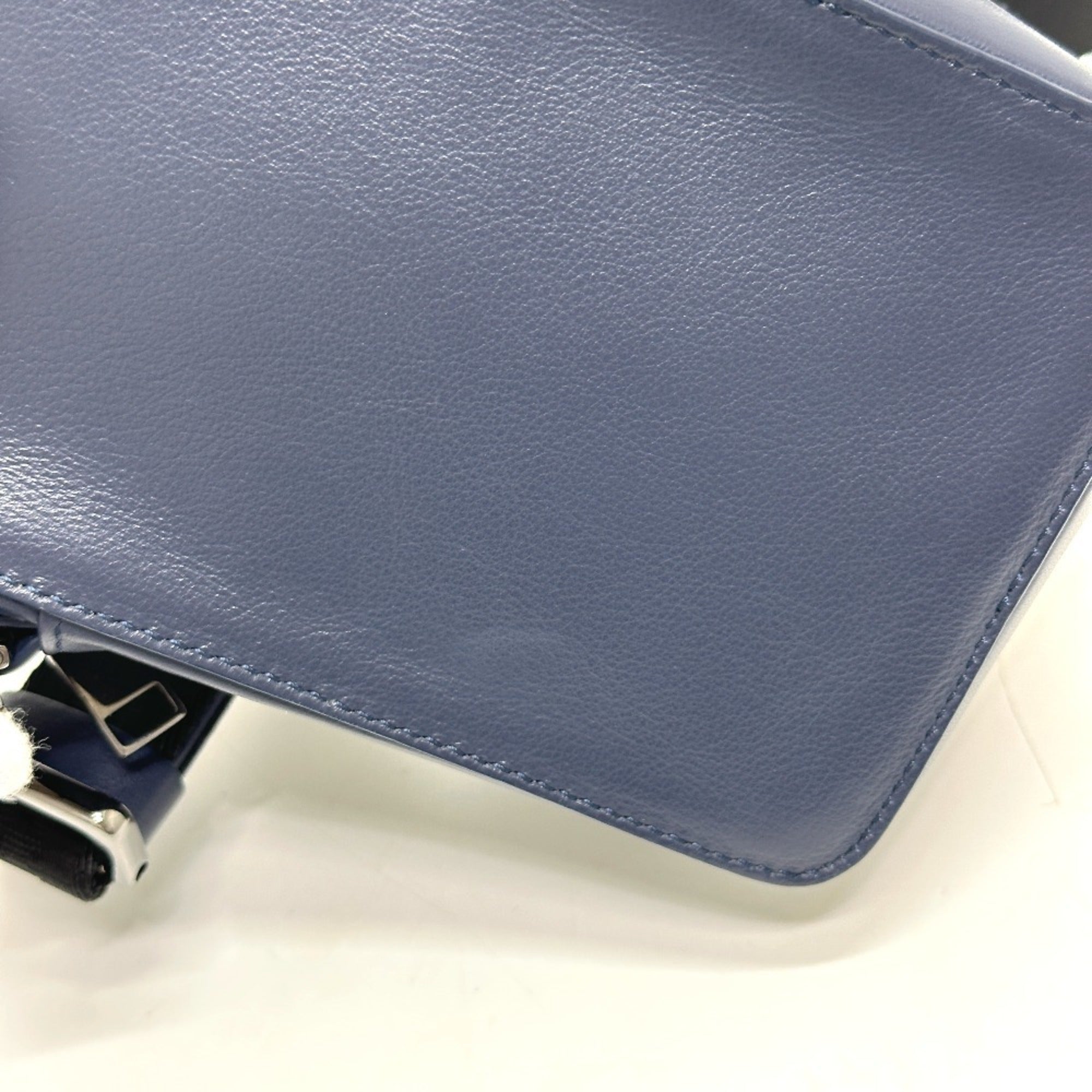 Christian Dior Blue Leather Shoulder Bag (Pre-Owned)