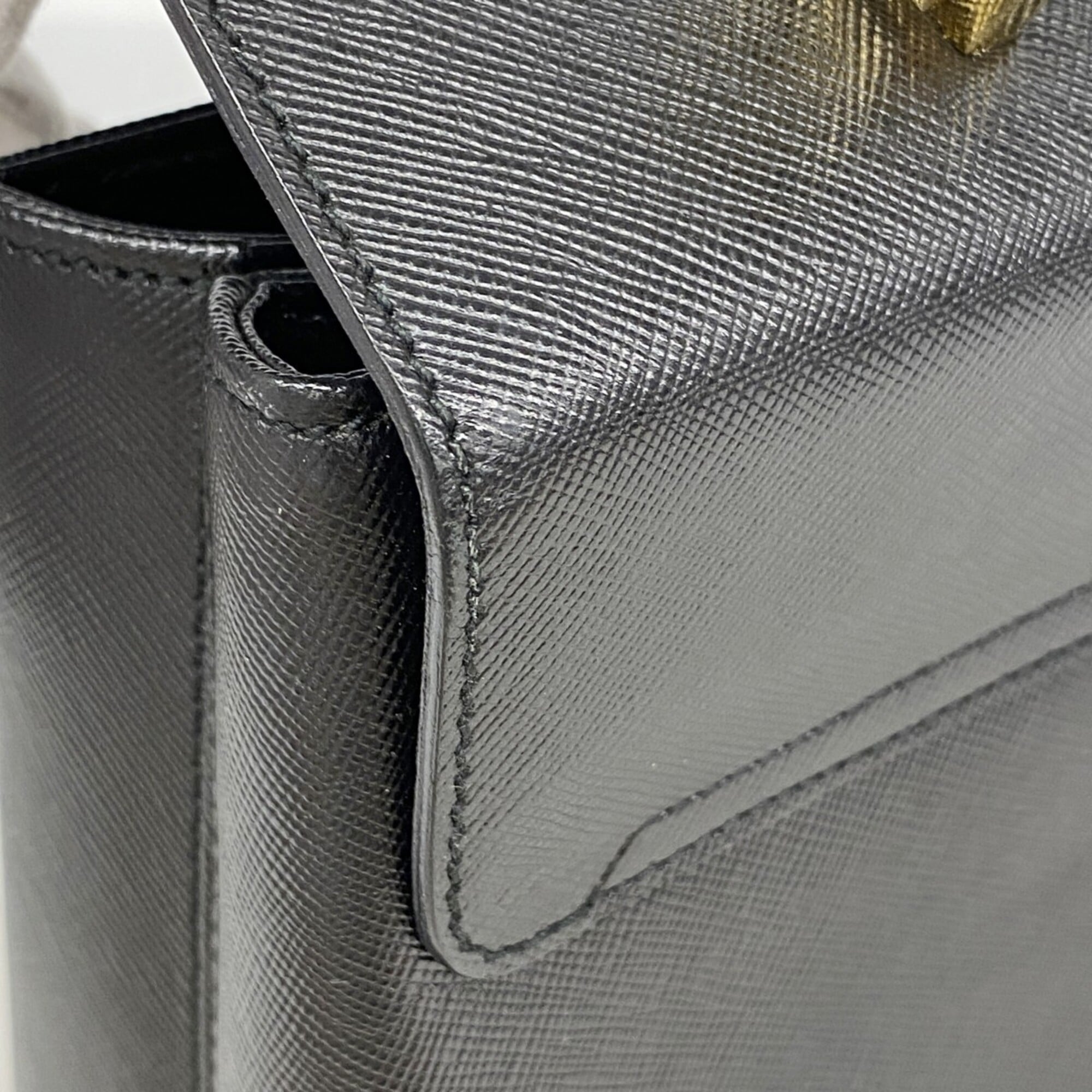 Salvatore Ferragamo Black Leather Handbag (Pre-Owned)