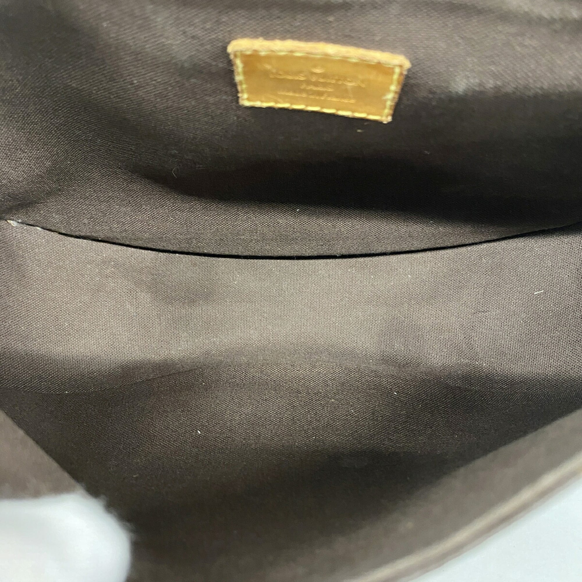 Louis Vuitton Brown Shoulder Bag (Pre-Owned)