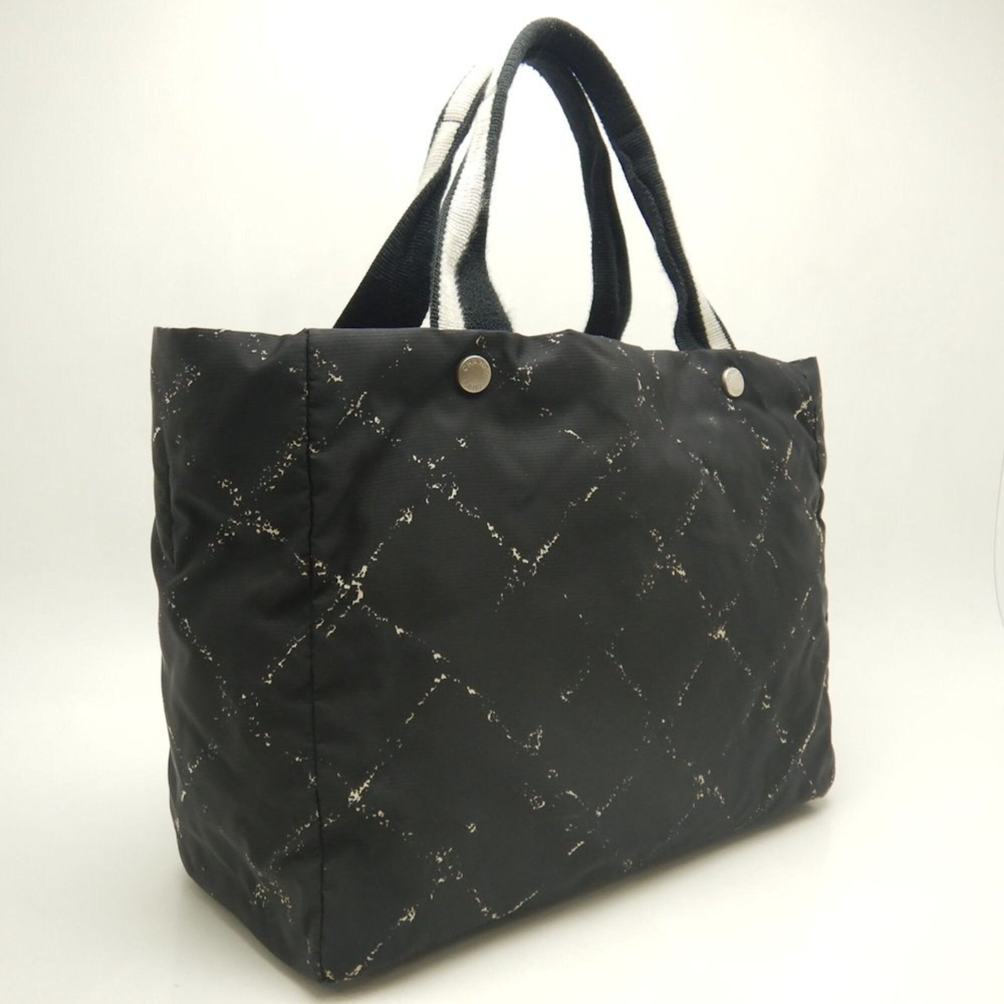 Chanel Black White Nylon Tote Bag (Pre-Owned)