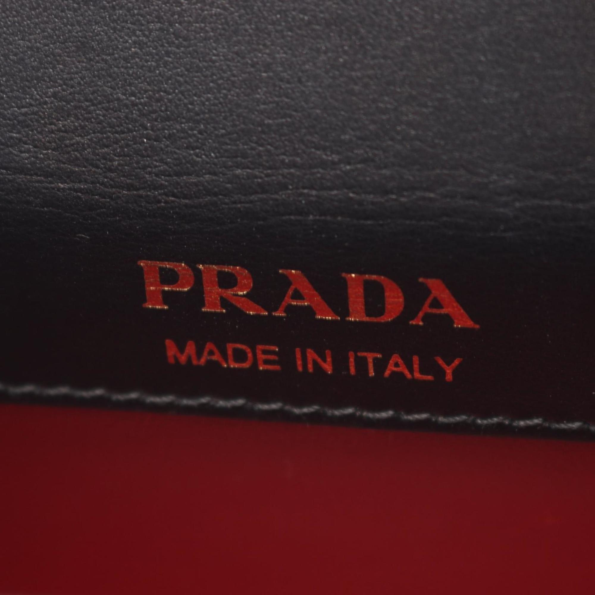 Prada Black Leather Handbag (Pre-Owned)