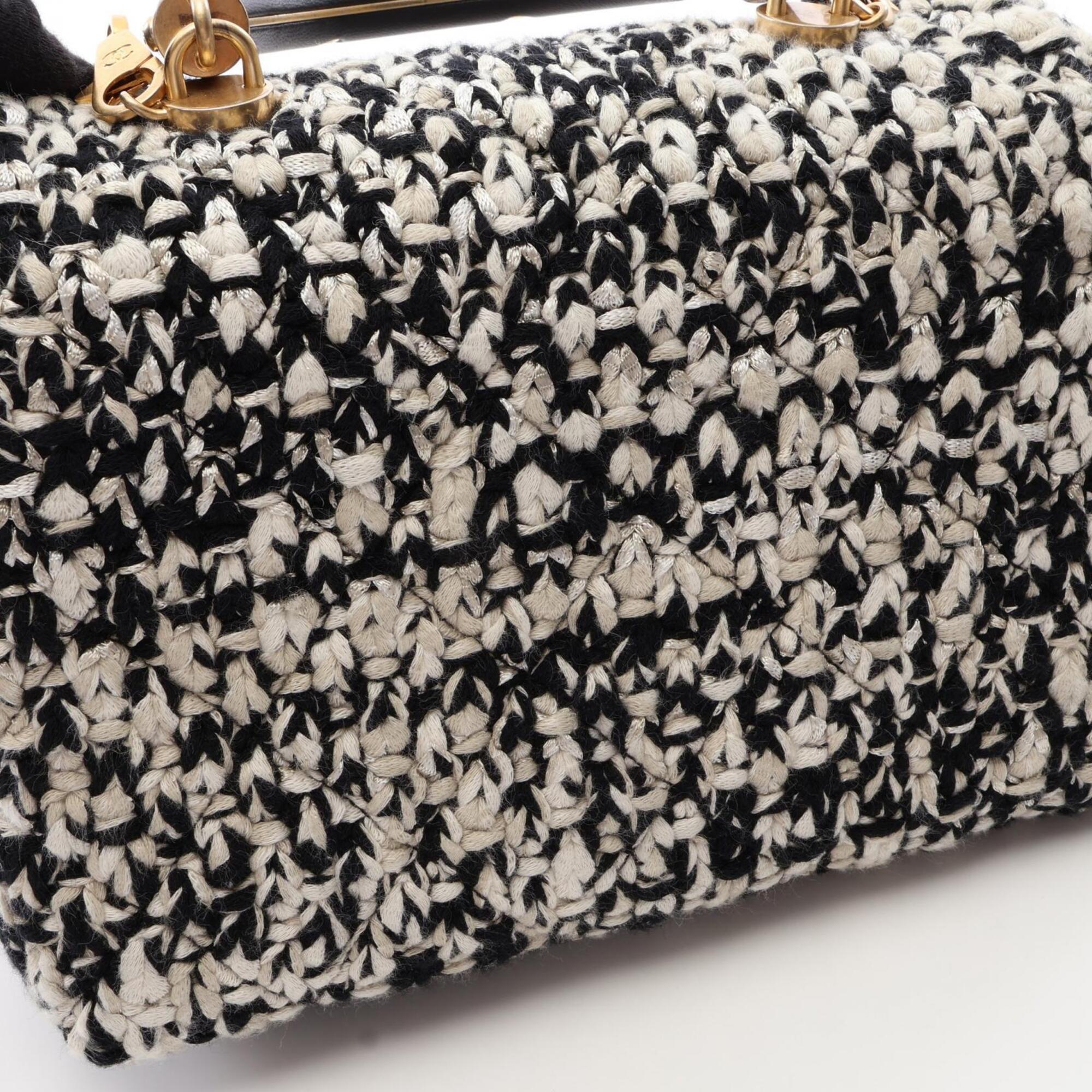 Chanel Black White Fabric Leather Handbag (Pre-Owned)