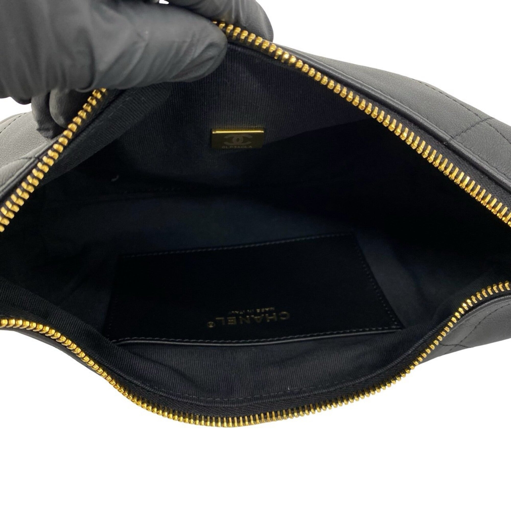 Chanel Black Leather Handbag Shoulder Bag (Pre-Owned)