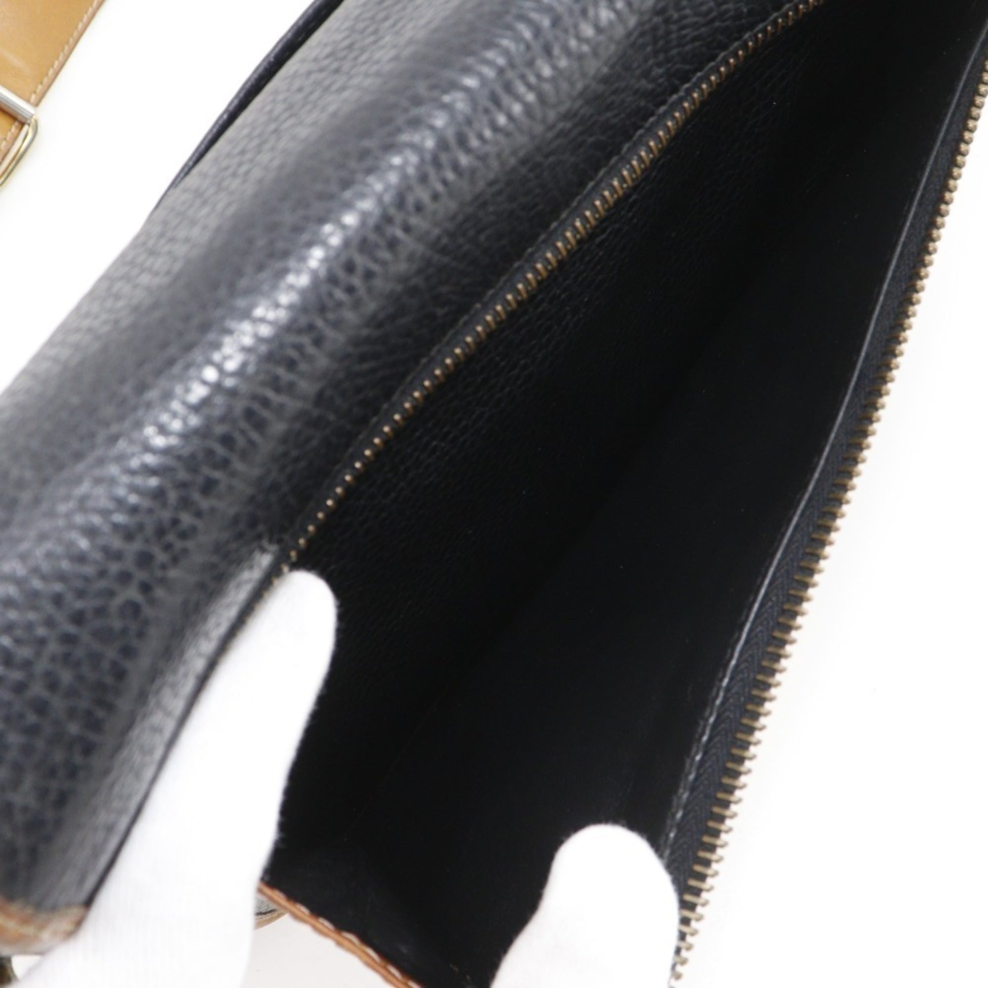 Celine Black Leather Shoulder Bag (Pre-Owned)