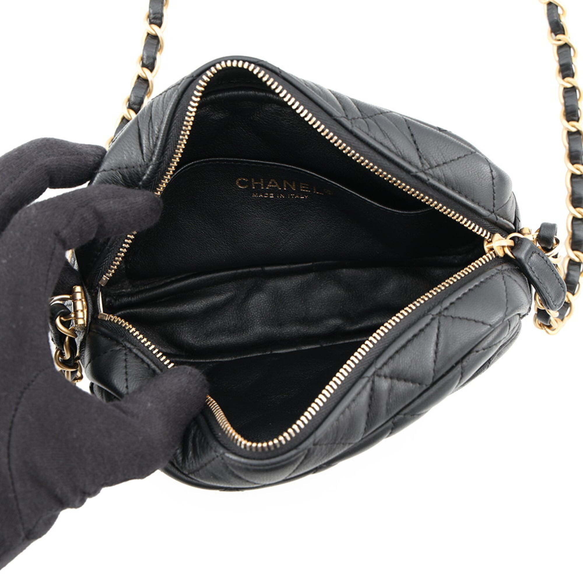 Chanel Black Leather Handbag Pochette Shoulder Bag (Pre-Owned)