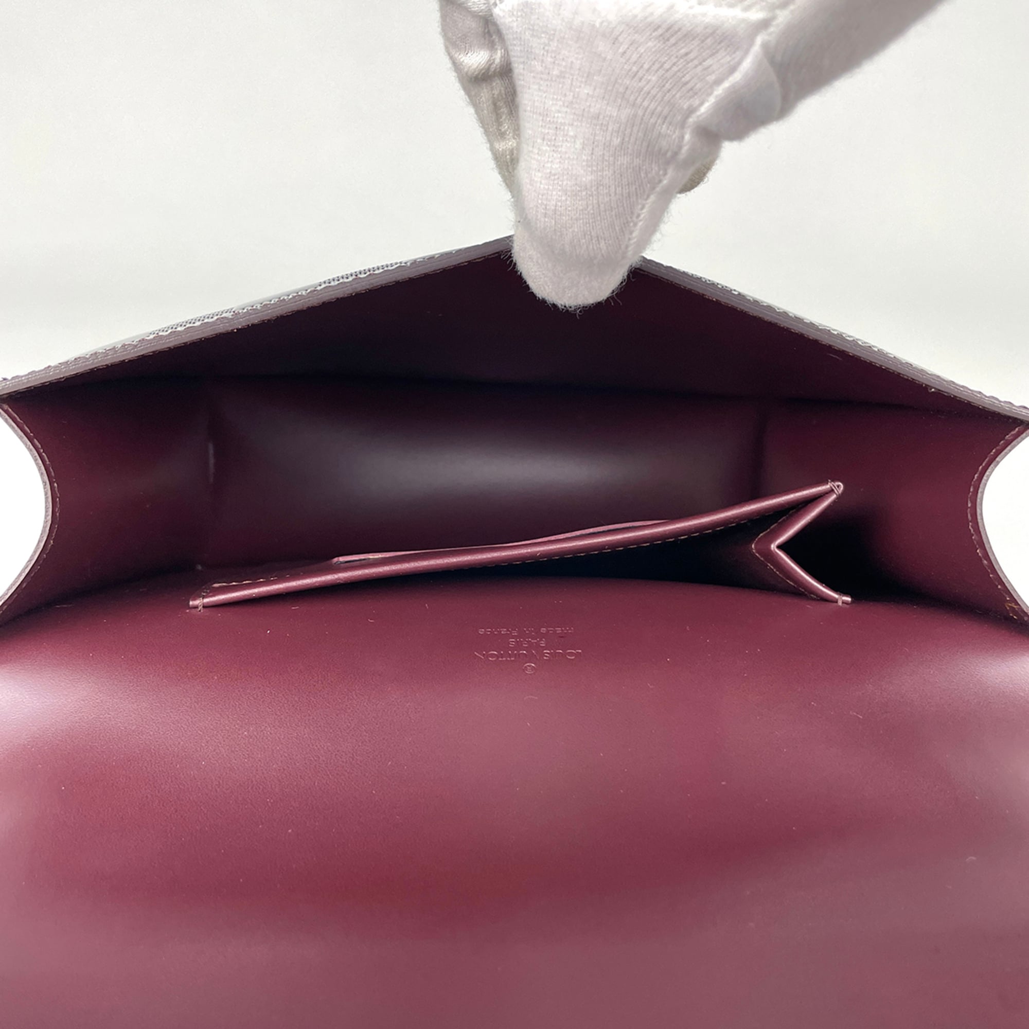 Louis Vuitton Bordeaux Carmine Damier Vernis Shoulder Bag (Pre-Owned)