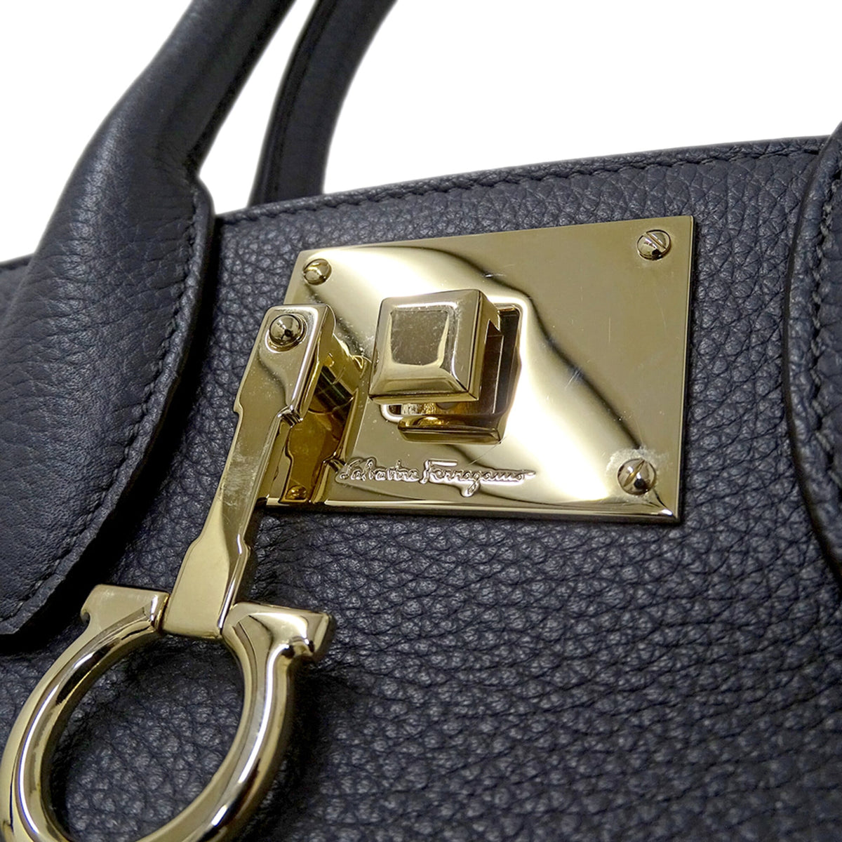 Salvatore Ferragamo Gray Leather Handbag Shoulder Bag (Pre-Owned)