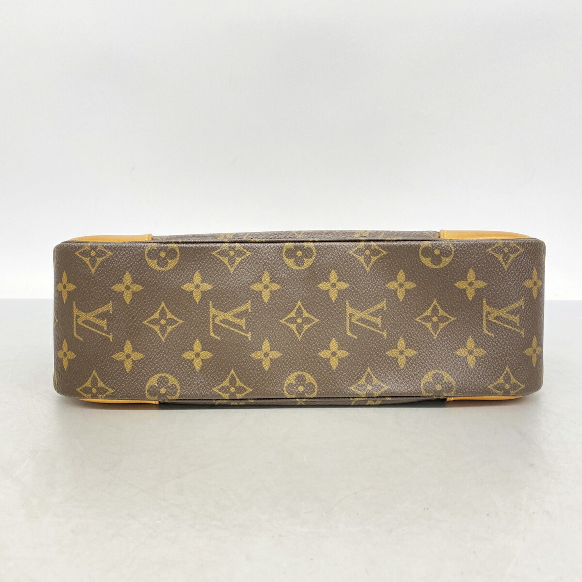 Louis Vuitton Brown Shoulder Bag (Pre-Owned)