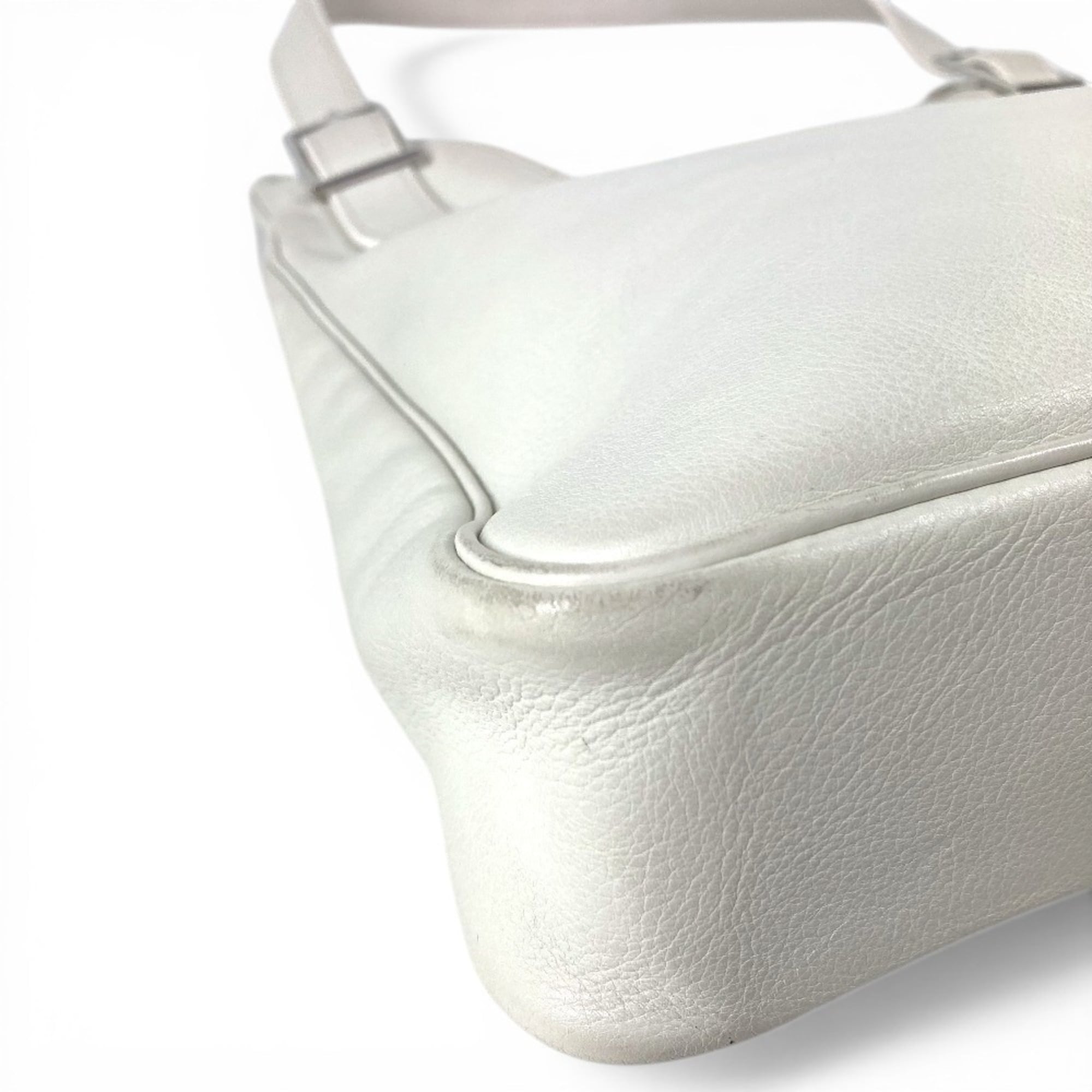 Hermes White Leather Shoulder Bag (Pre-Owned)