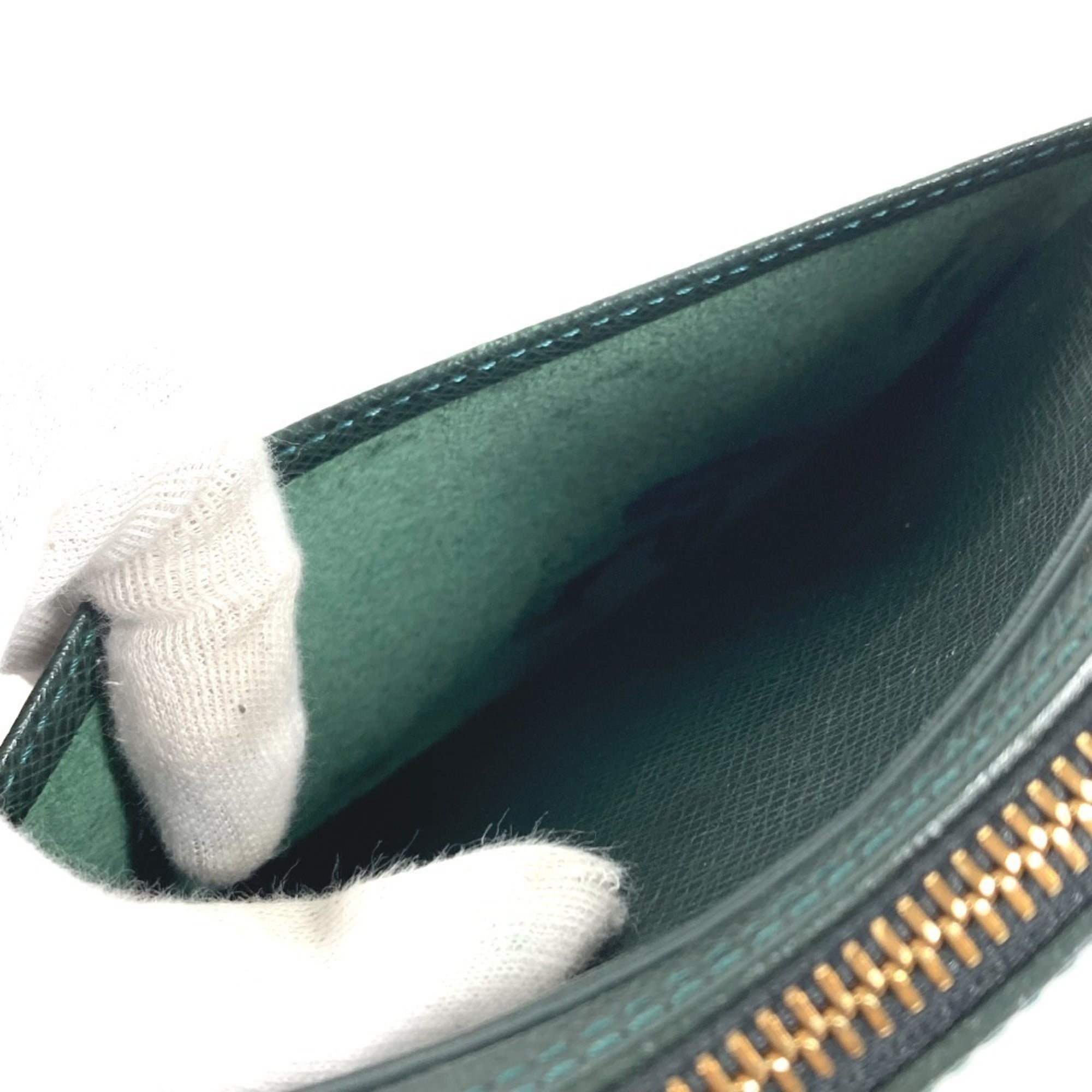 Louis Vuitton Taiga Episea Green Taiga Leather Clutch Bag Pouch (Pre-Owned)