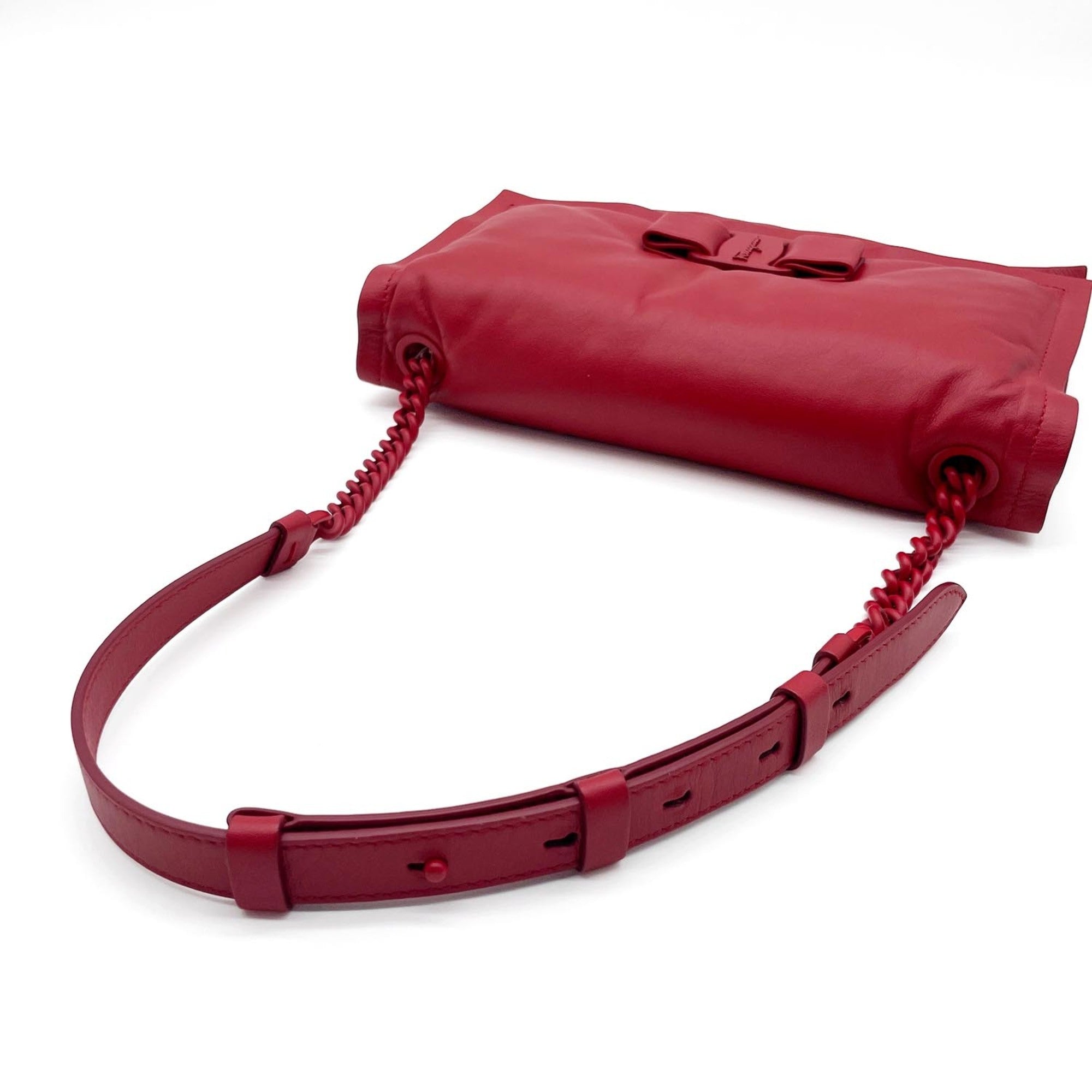 Salvatore Ferragamo Red Color Leather Plastic Metal Shoulder Bag (Pre-Owned)