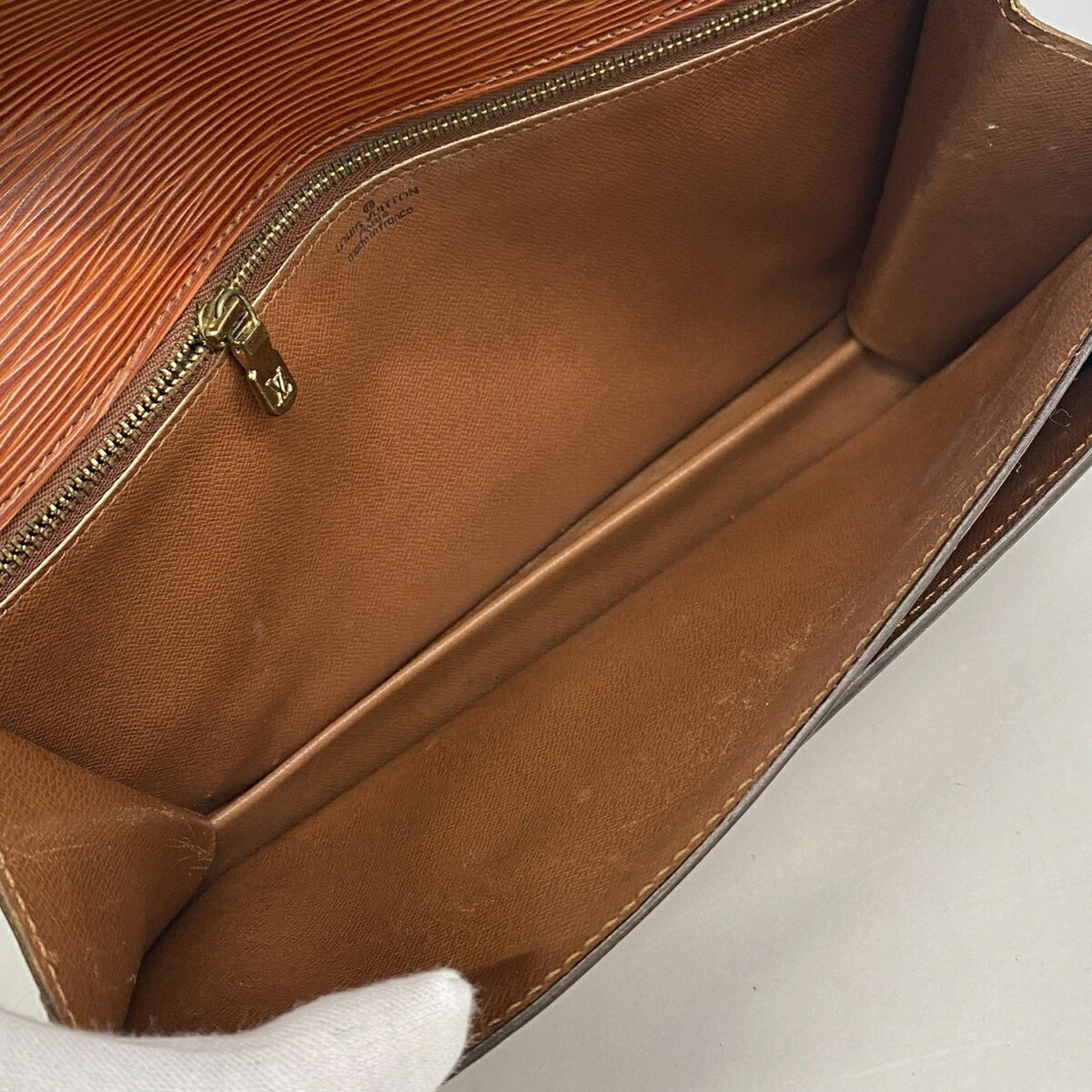 Louis Vuitton Kenyan Brown Clutch Bag (Pre-Owned)