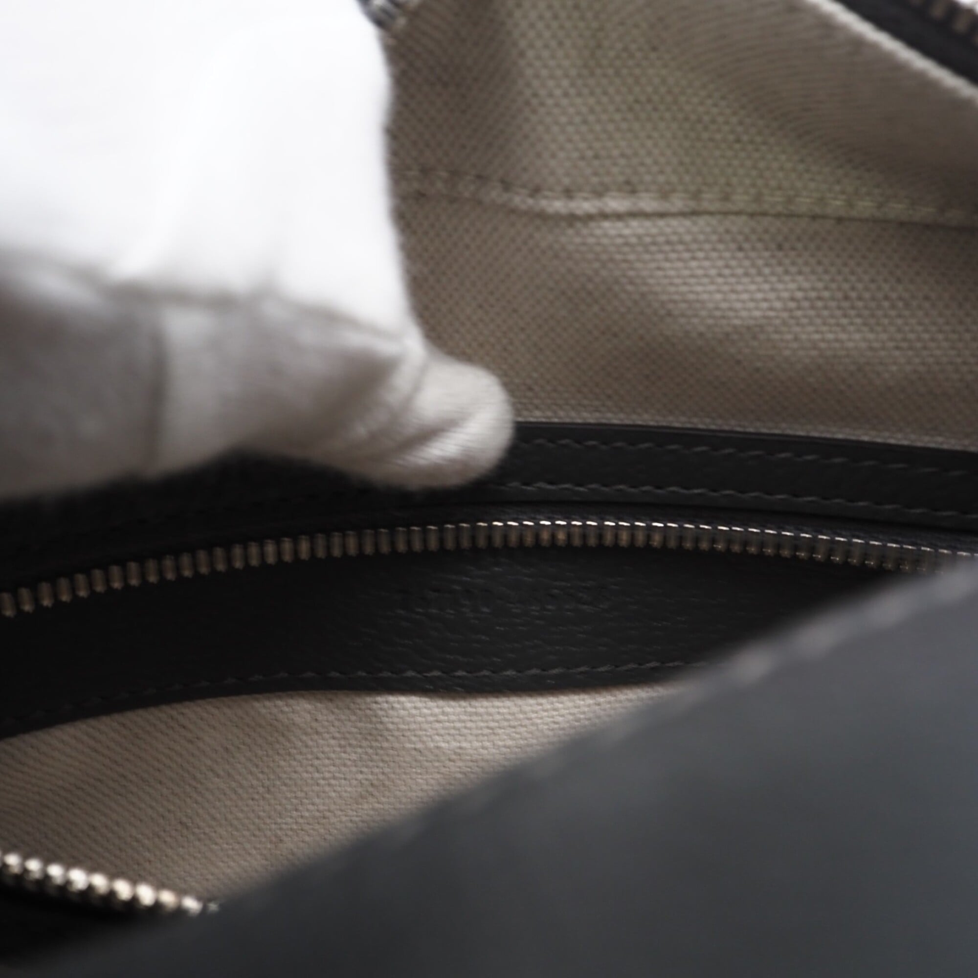 Gucci Gray Canvas Shoulder Bag (Pre-Owned)