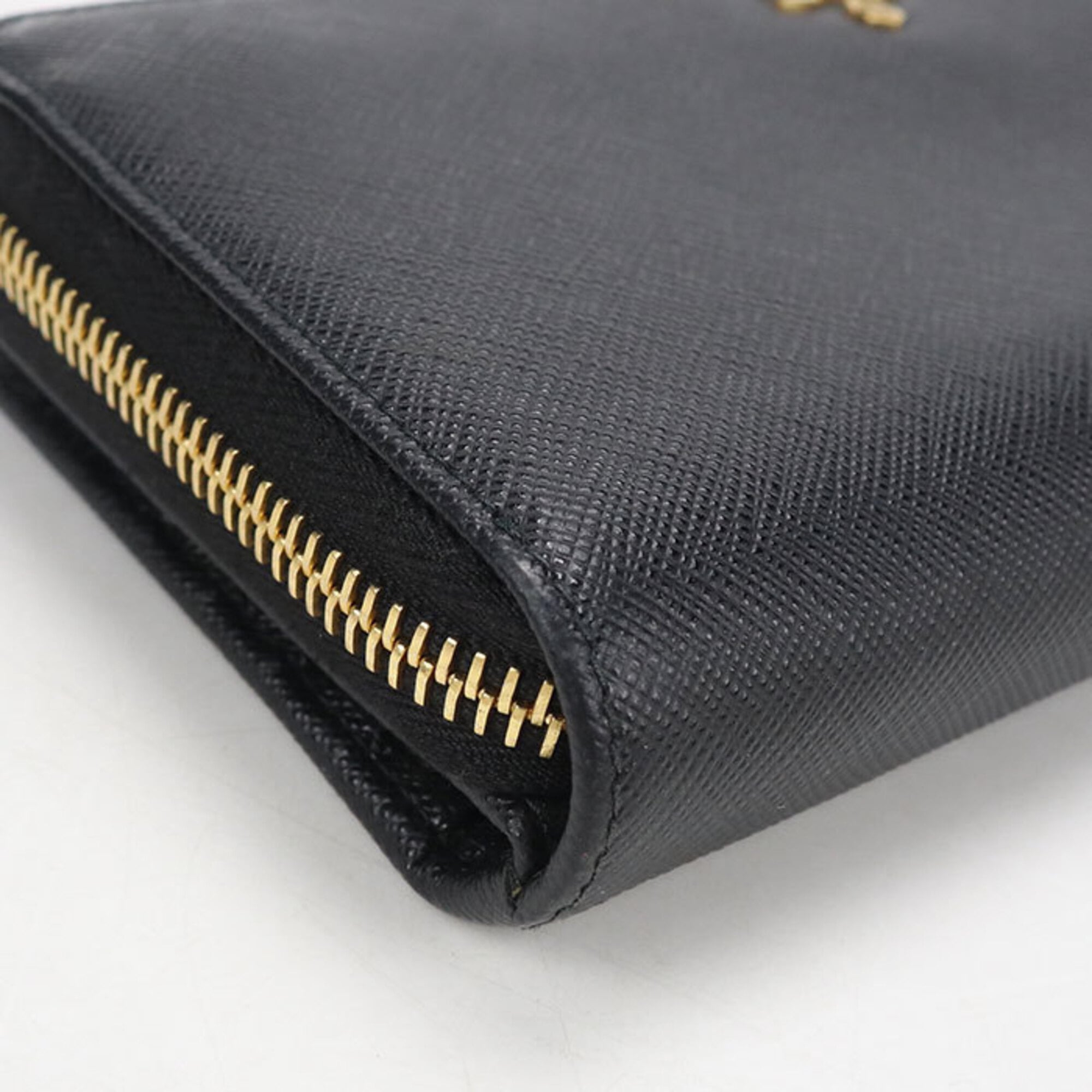 Prada Black Leather Long Wallet (Bi-Fold) (Pre-Owned)