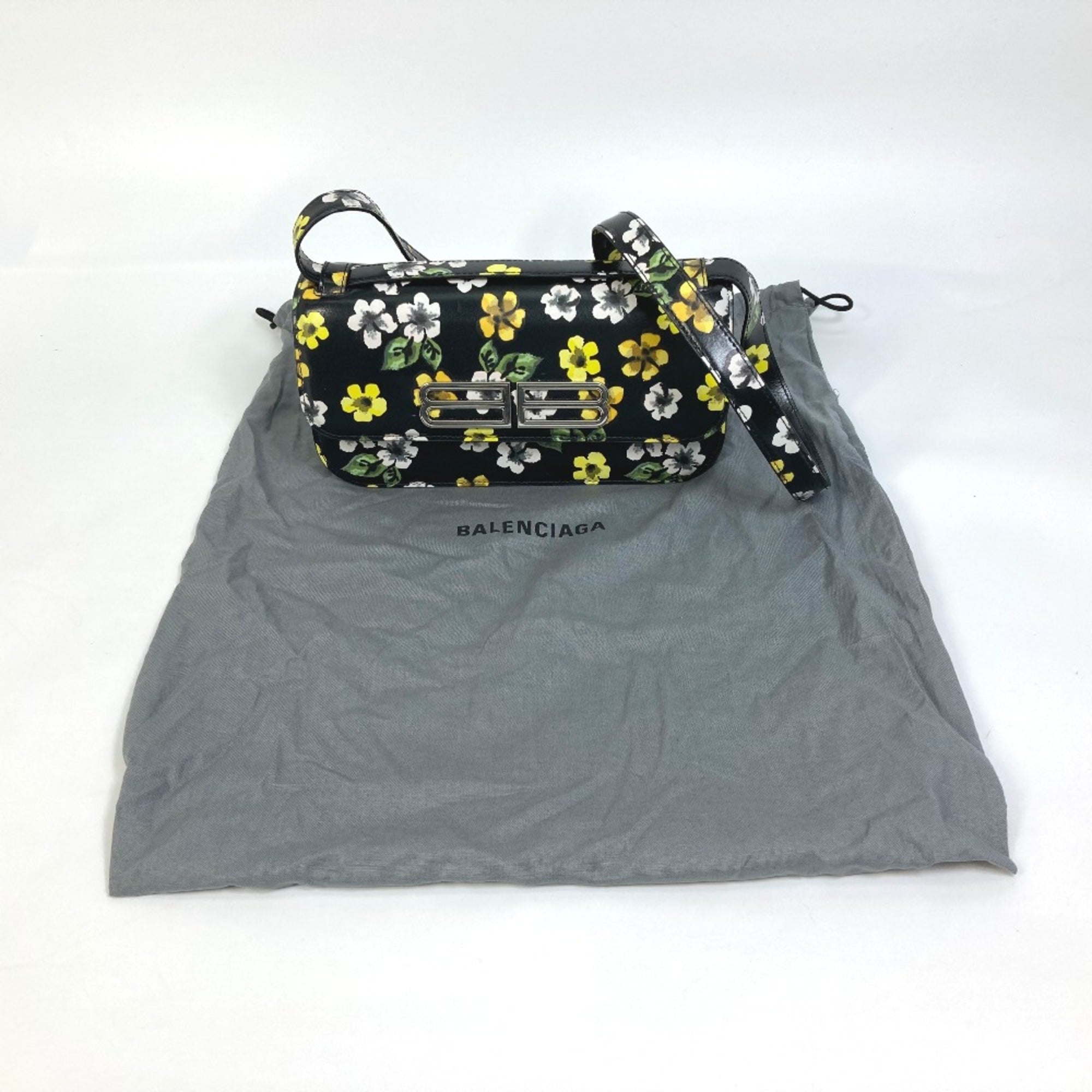 Balenciaga Black Leather Shoulder Bag (Pre-Owned)