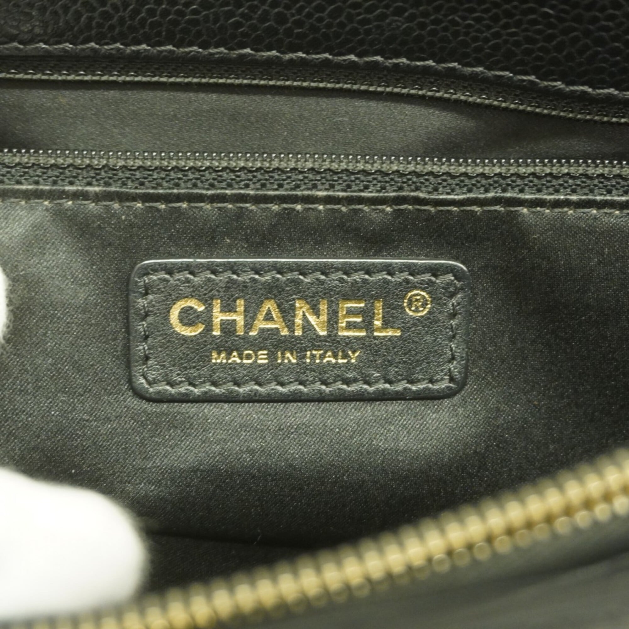 Chanel Black Grained Calfskin Tote Bag (Pre-Owned)