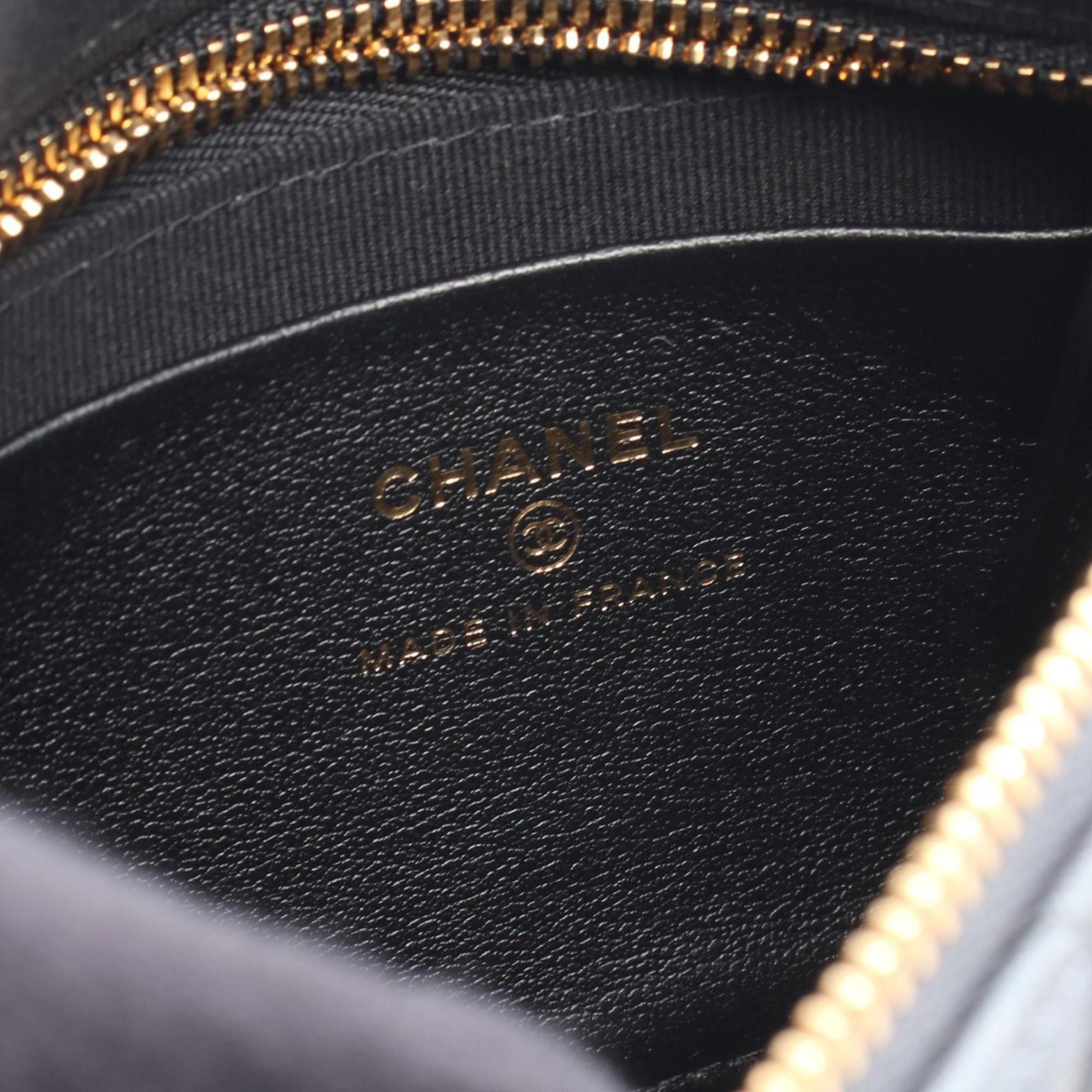 Chanel Matelasse Gray Leather Shoulder Bag (Pre-Owned)