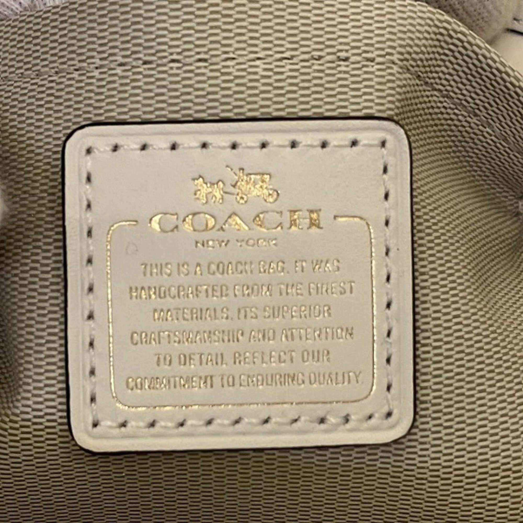 Coach Beige Leather Shoulder Bag (Pre-Owned)