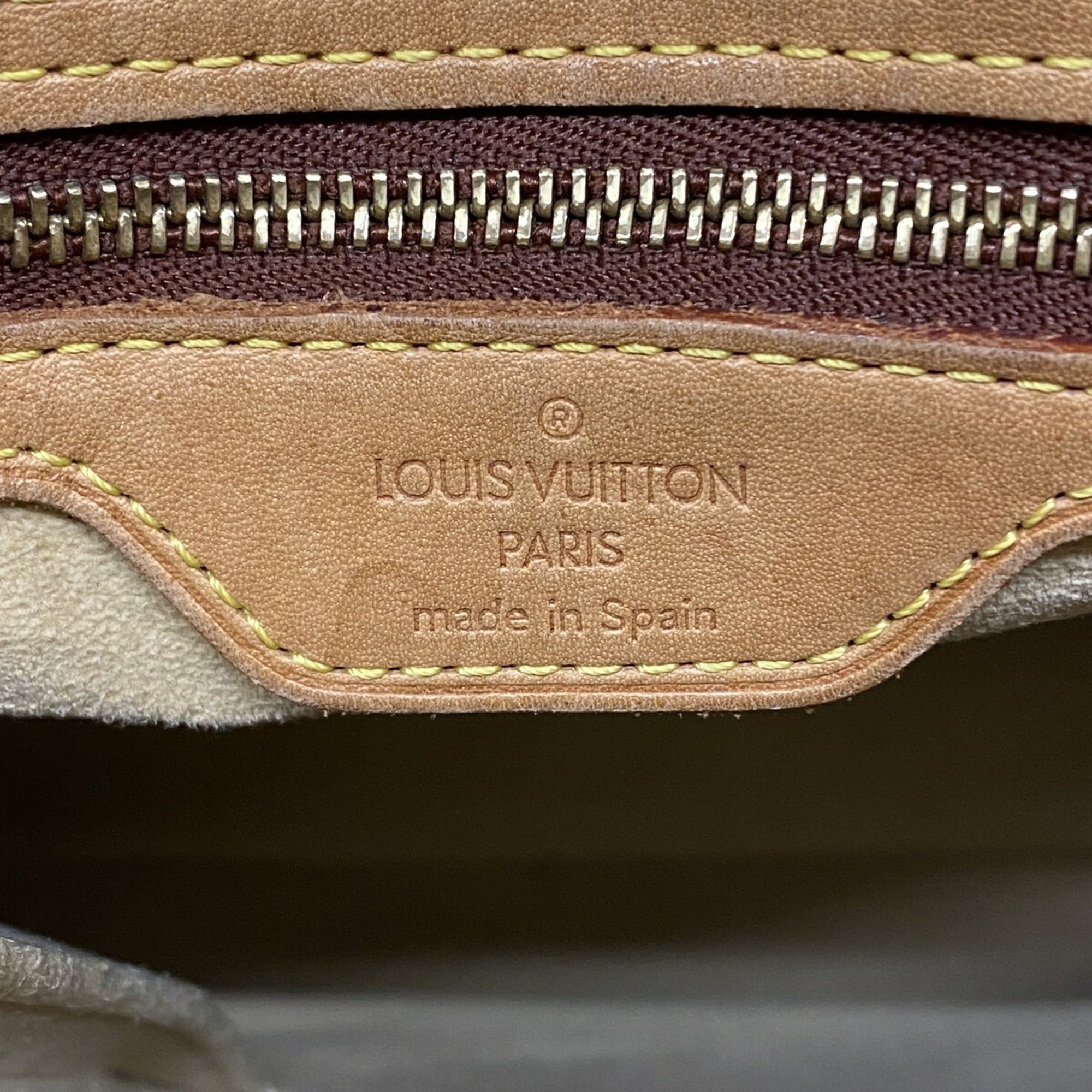Louis Vuitton Brown Shoulder Bag (Pre-Owned)