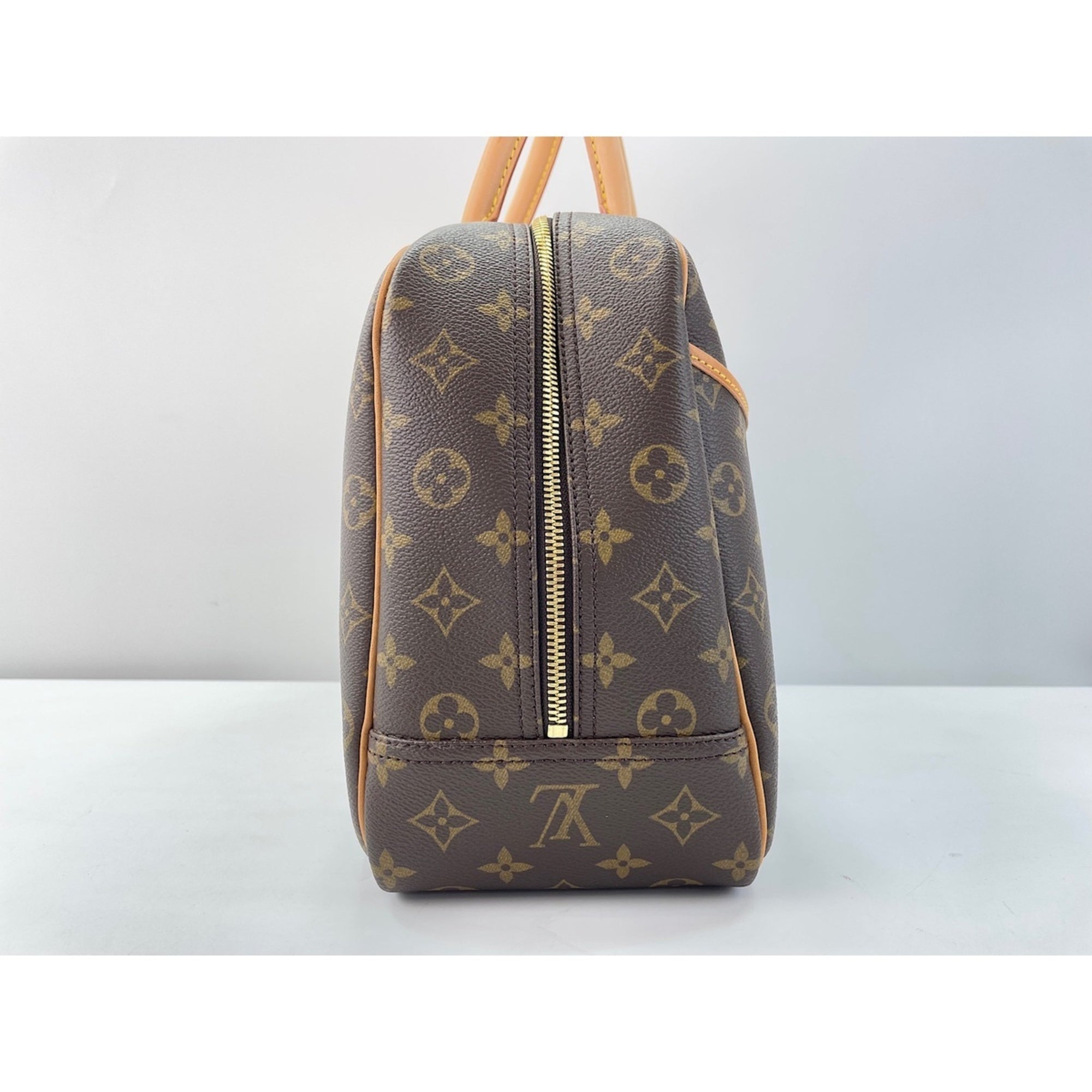 Louis Vuitton Brown Handbag (Pre-Owned)