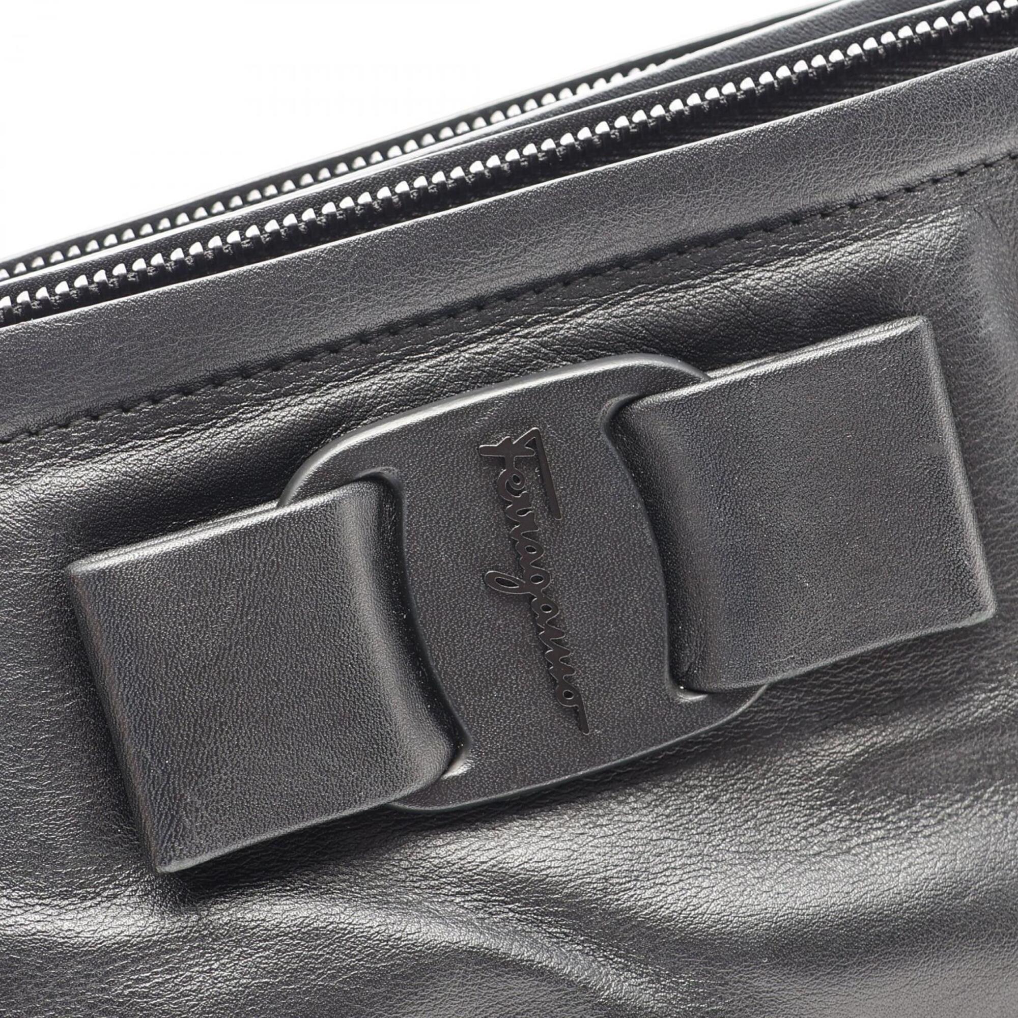 Salvatore Ferragamo Black Leather Handbag Shoulder Bag (Pre-Owned)