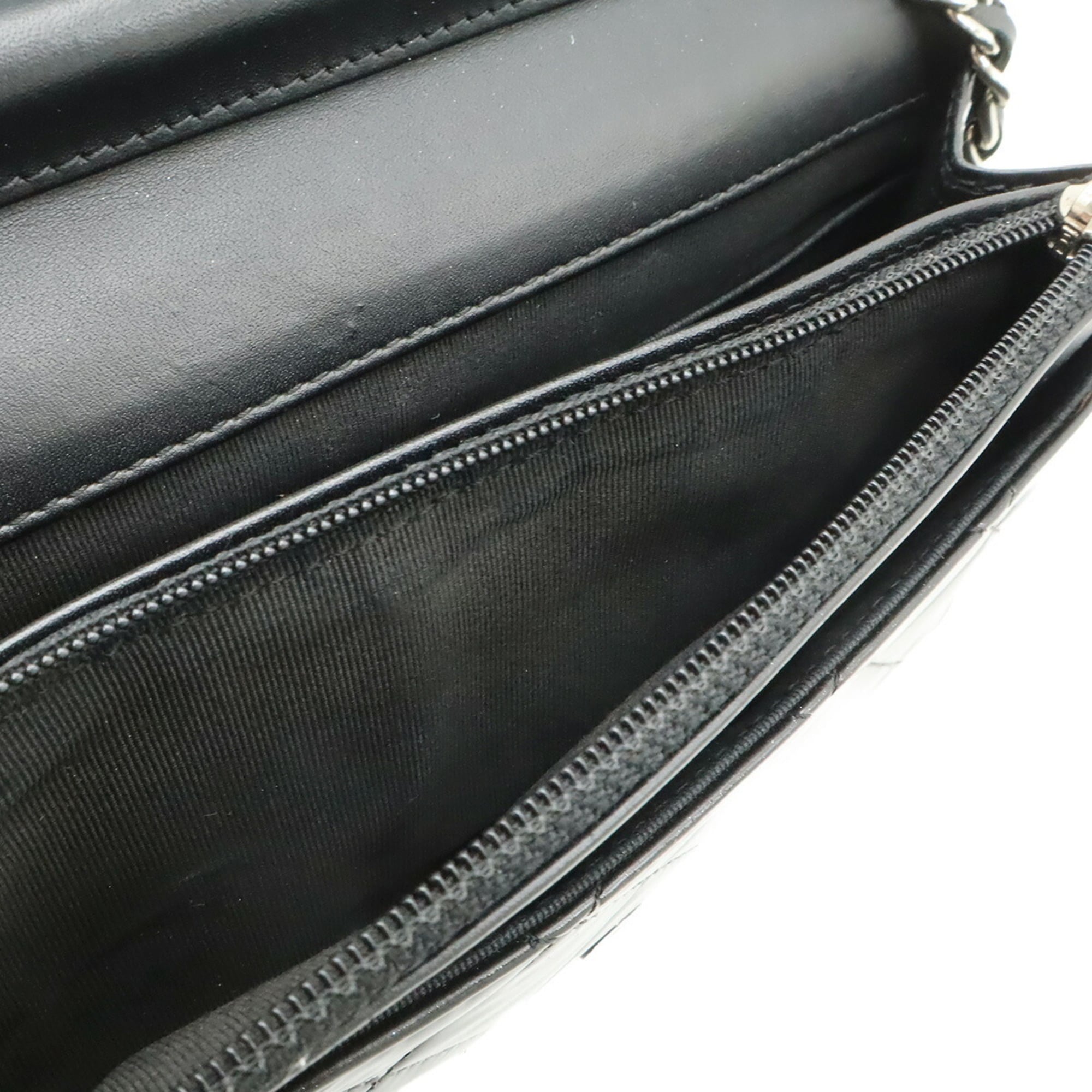 Chanel Black Patent Leather Shoulder Bag (Pre-Owned)