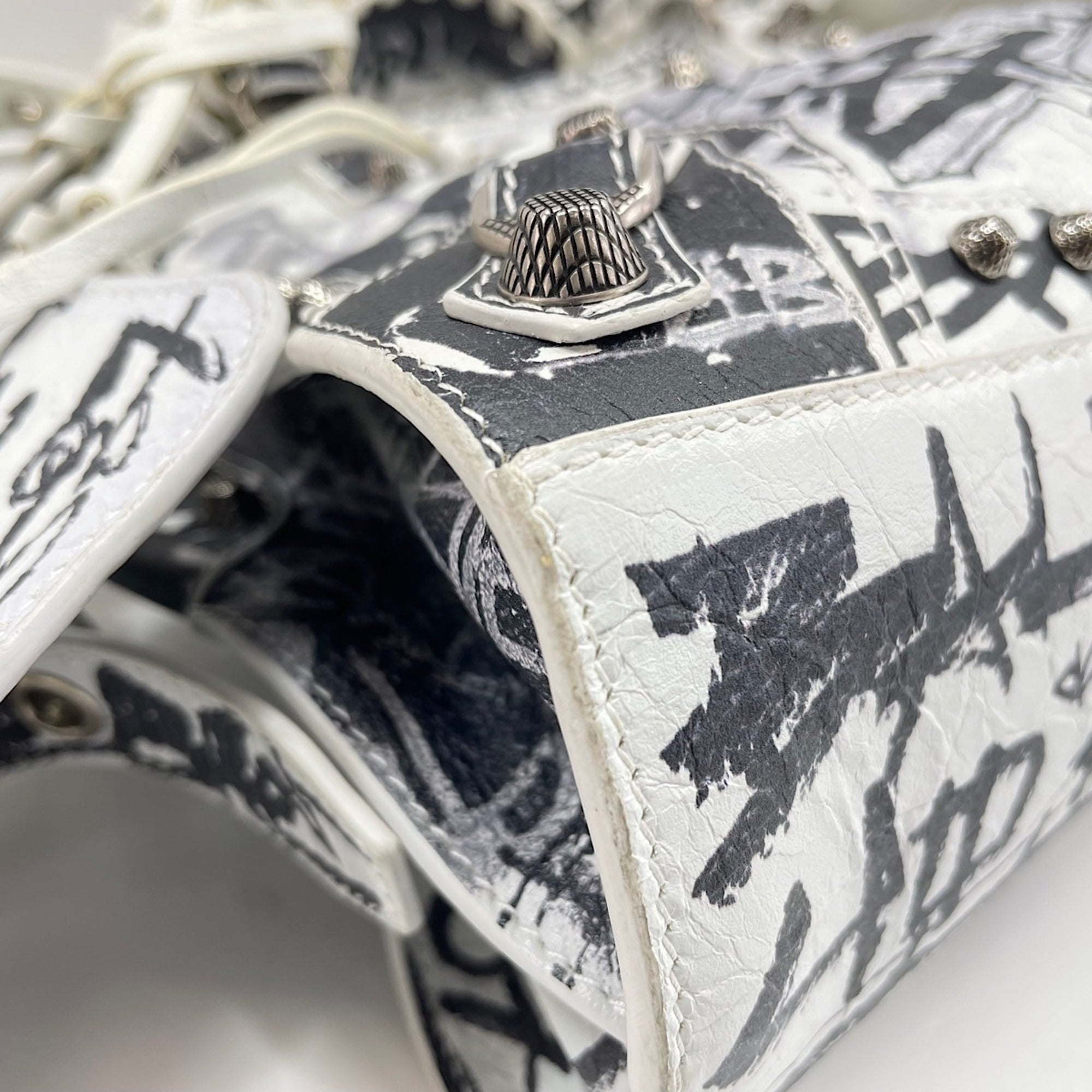 Balenciaga White Leather Handbag (Pre-Owned)