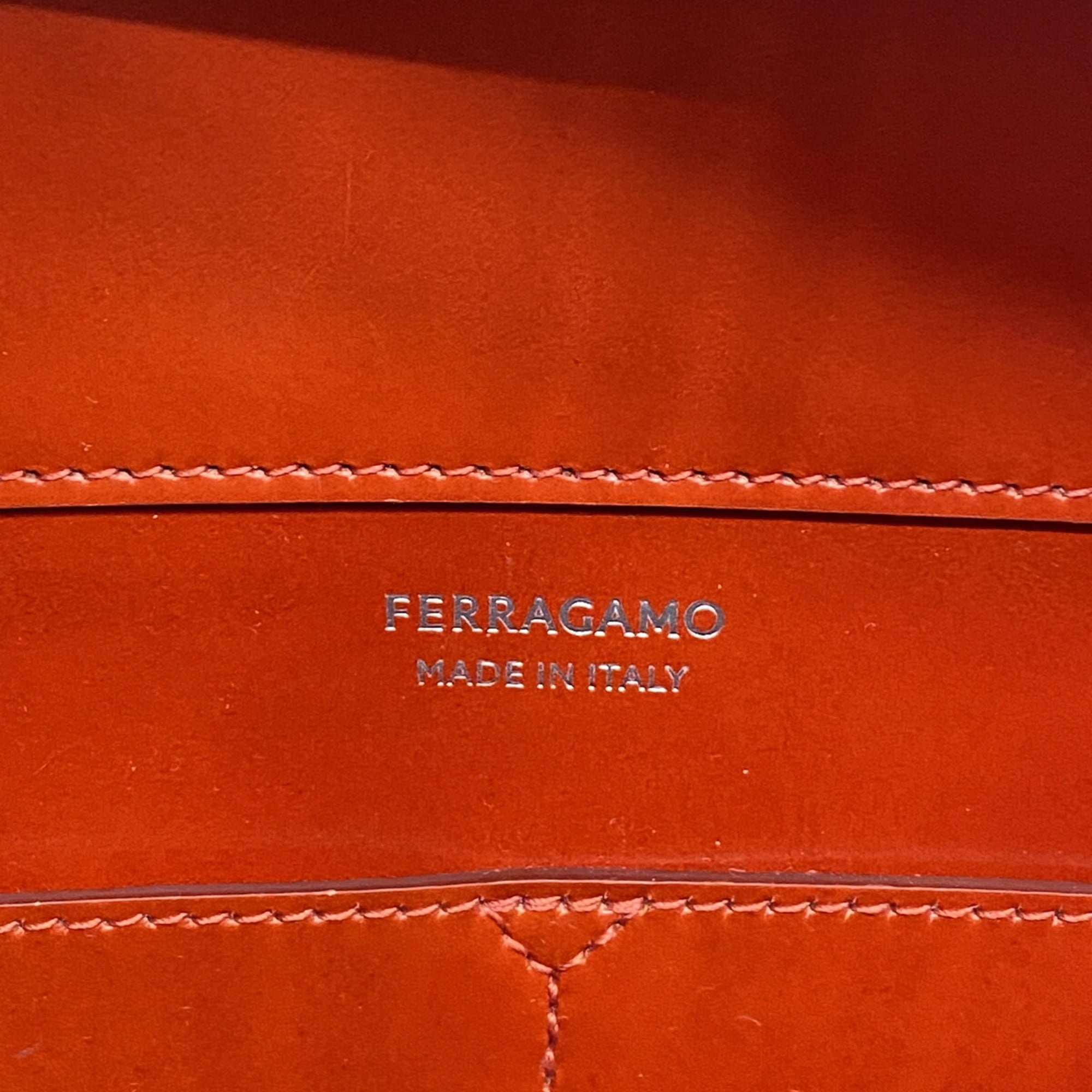 Salvatore Ferragamo Red Color Leather Handbag (Pre-Owned)