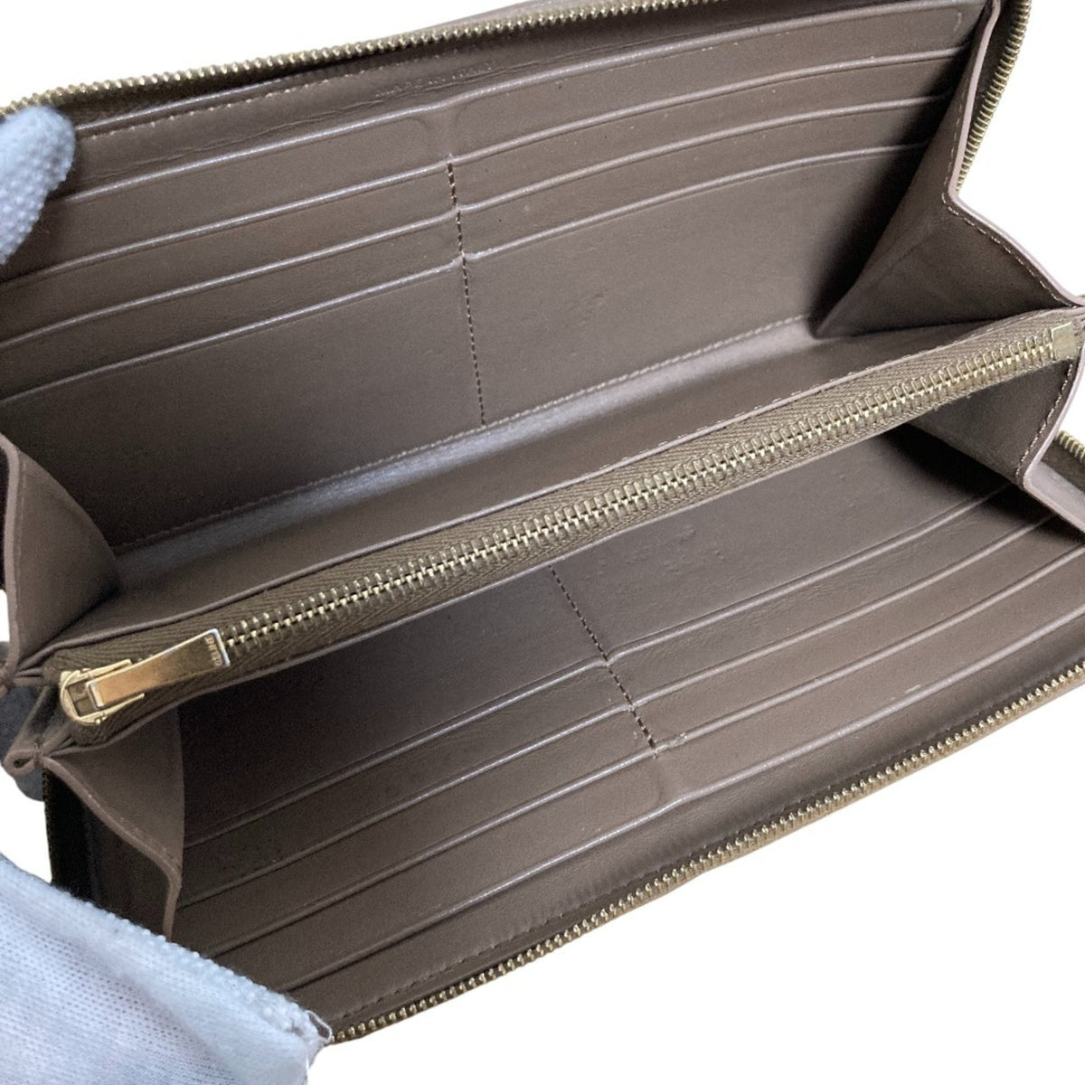Celine Beige Long Wallet (Bi-Fold) (Pre-Owned)