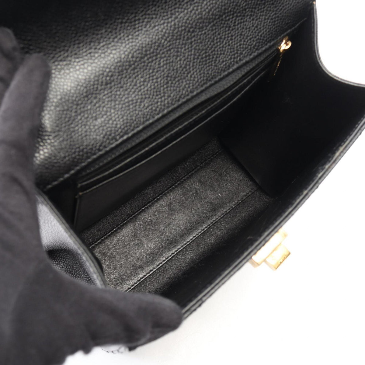 Chanel Black Leather Handbag (Pre-Owned)
