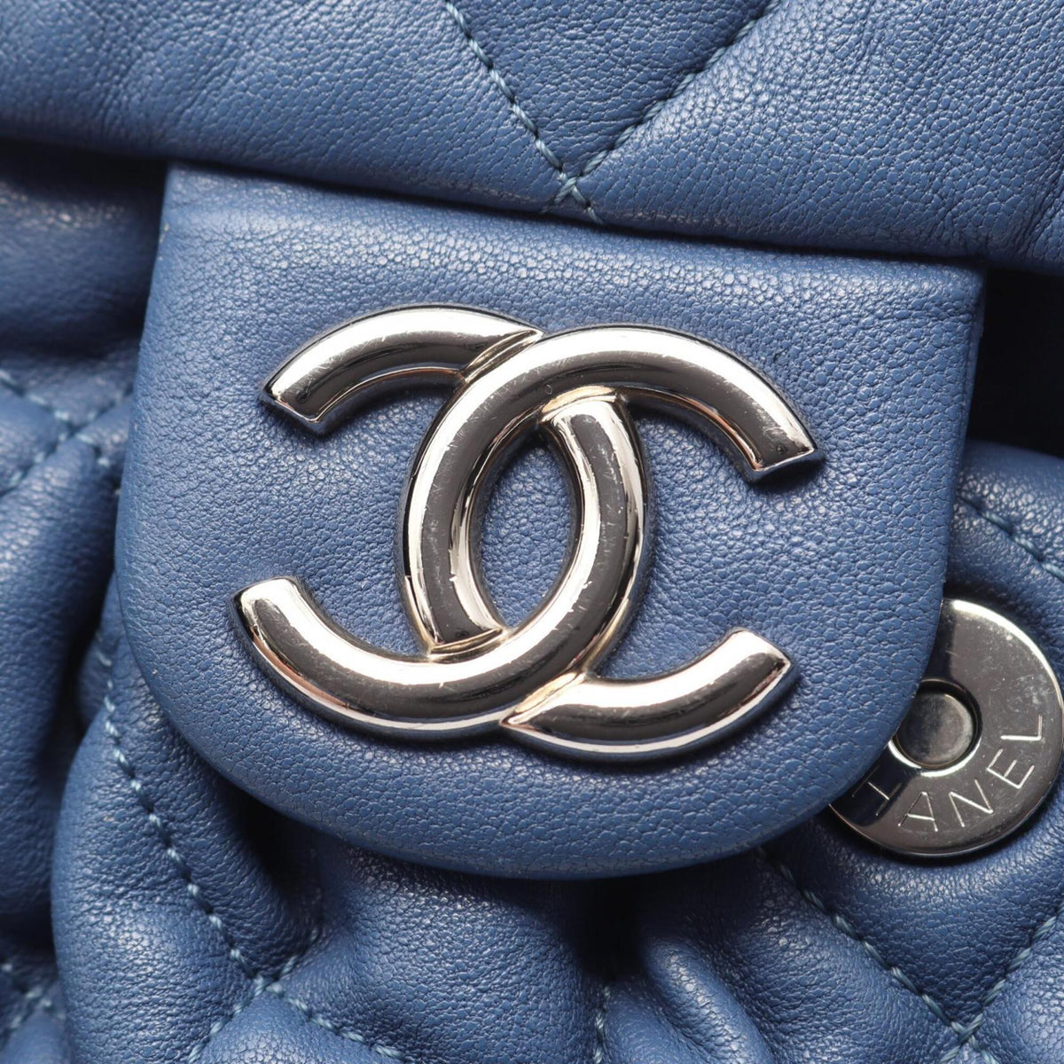 Chanel Matelasse Blue Leather Handbag Shoulder Bag (Pre-Owned)