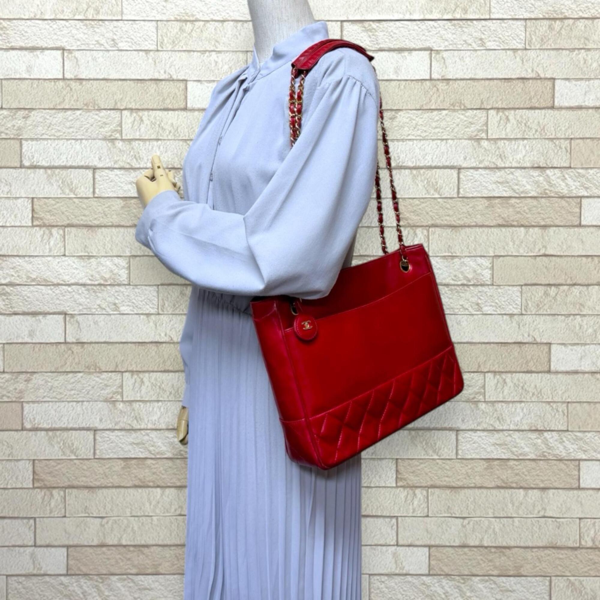 Chanel Red Color Leather Shoulder Bag (Pre-Owned)