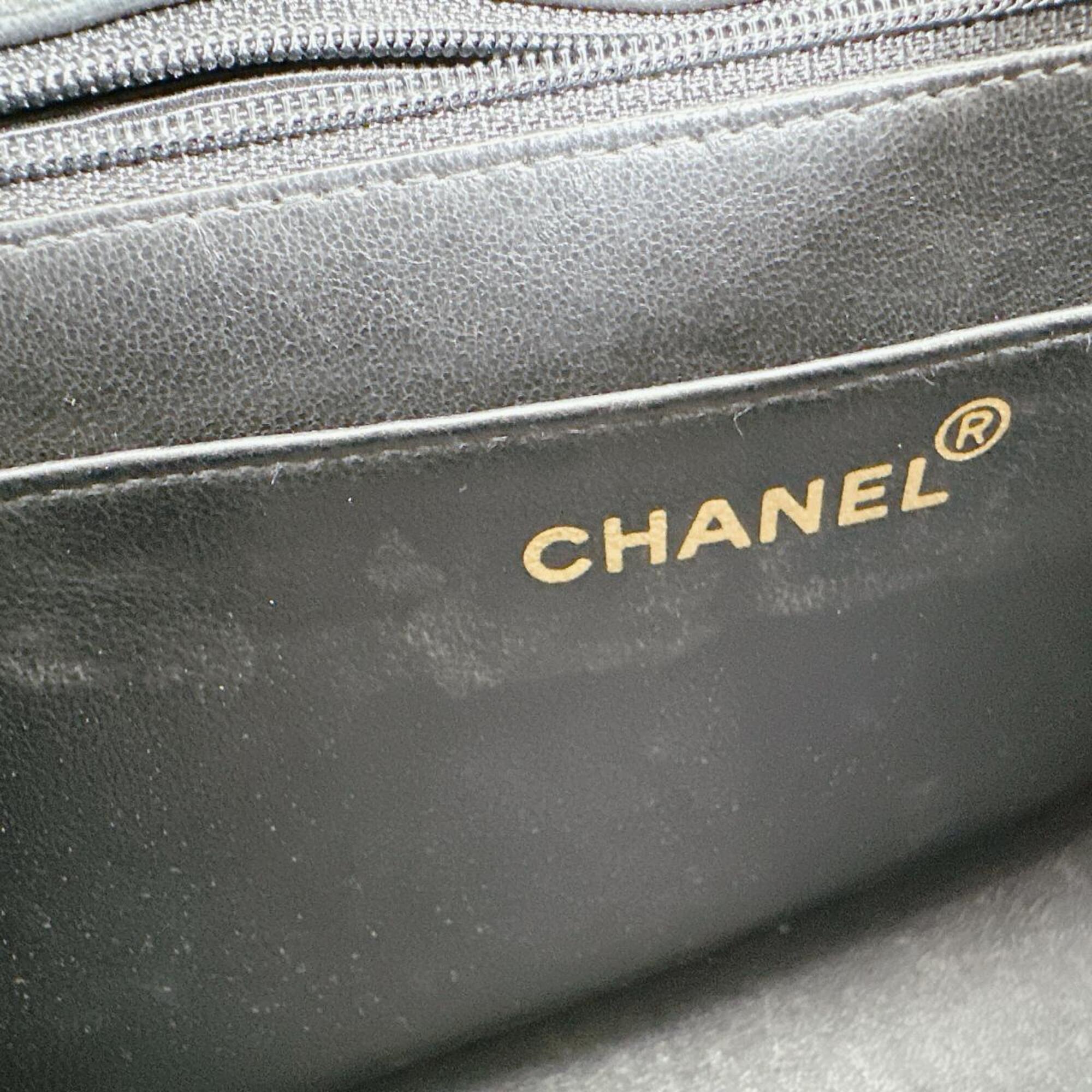 Chanel Black Leather Shoulder Bag Sling Bag (Pre-Owned)