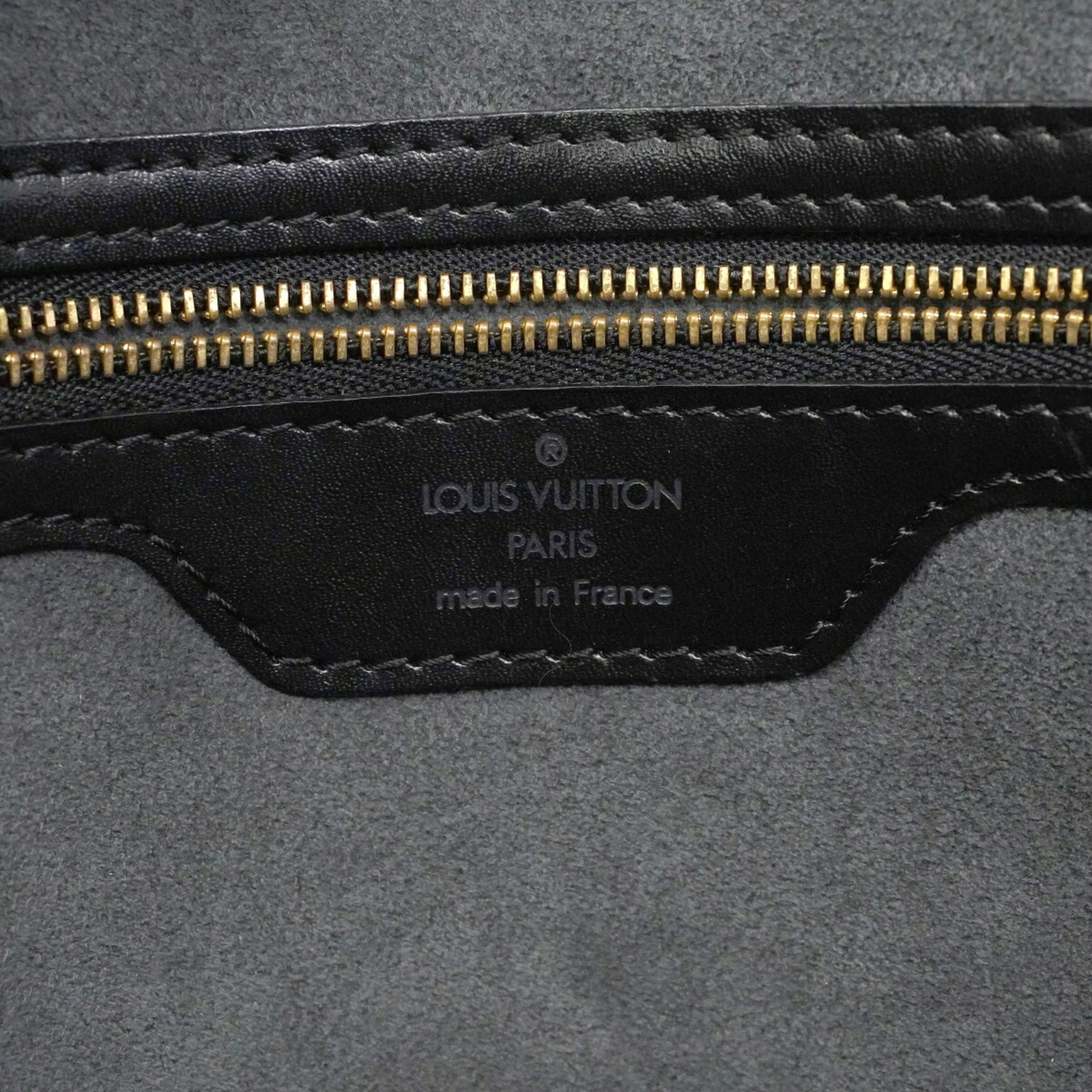 Louis Vuitton Noir Shoulder Bag (Pre-Owned)