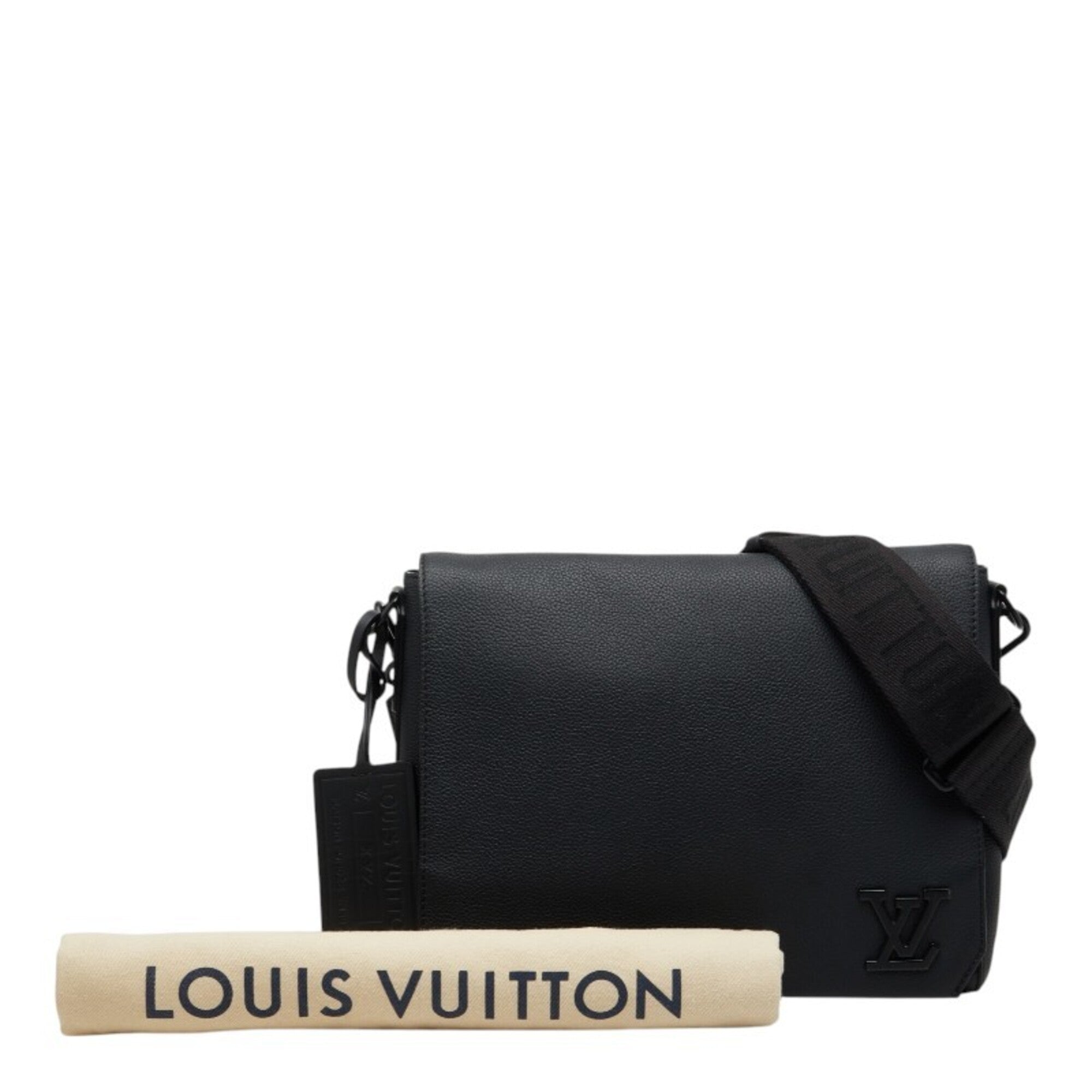 Louis Vuitton Black Leather Messenger Bag Shoulder Bag (Pre-Owned)