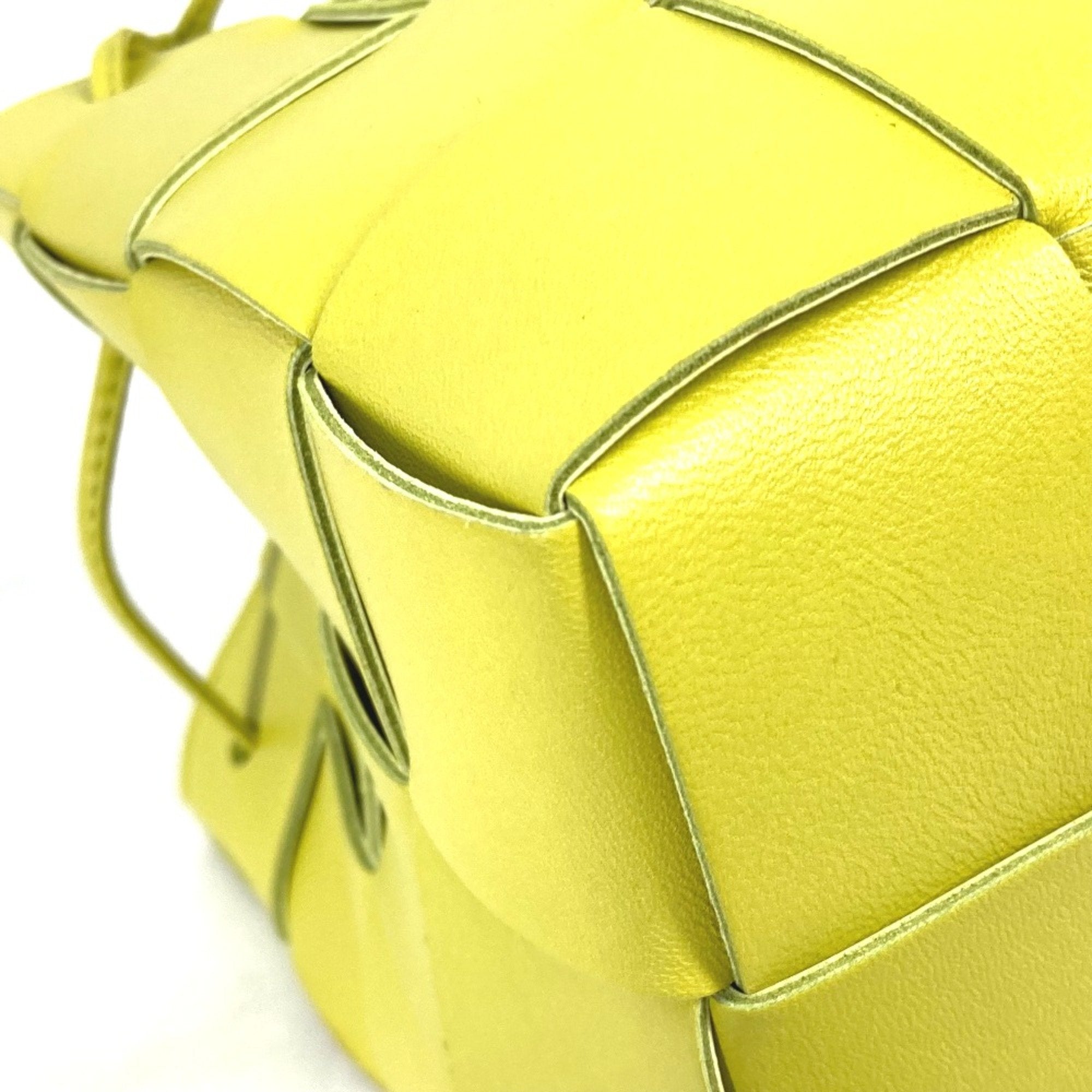 Bottega Veneta Green Leather Shoulder Bag (Pre-Owned)