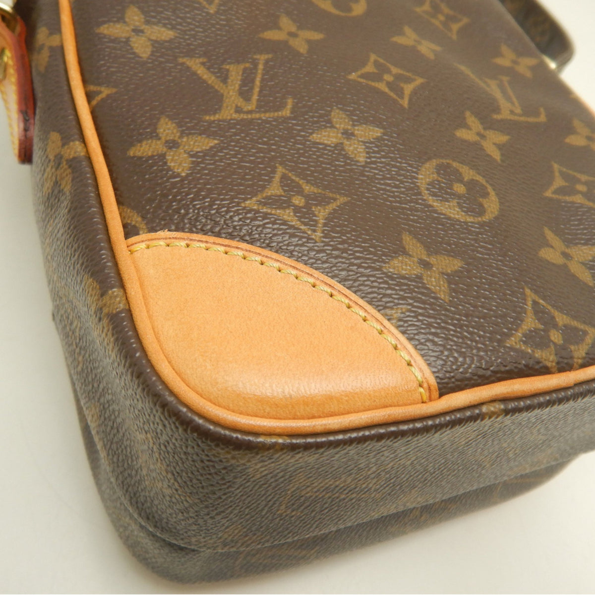 Louis Vuitton Brown Monogram Canvas Shoulder Bag (Pre-Owned)