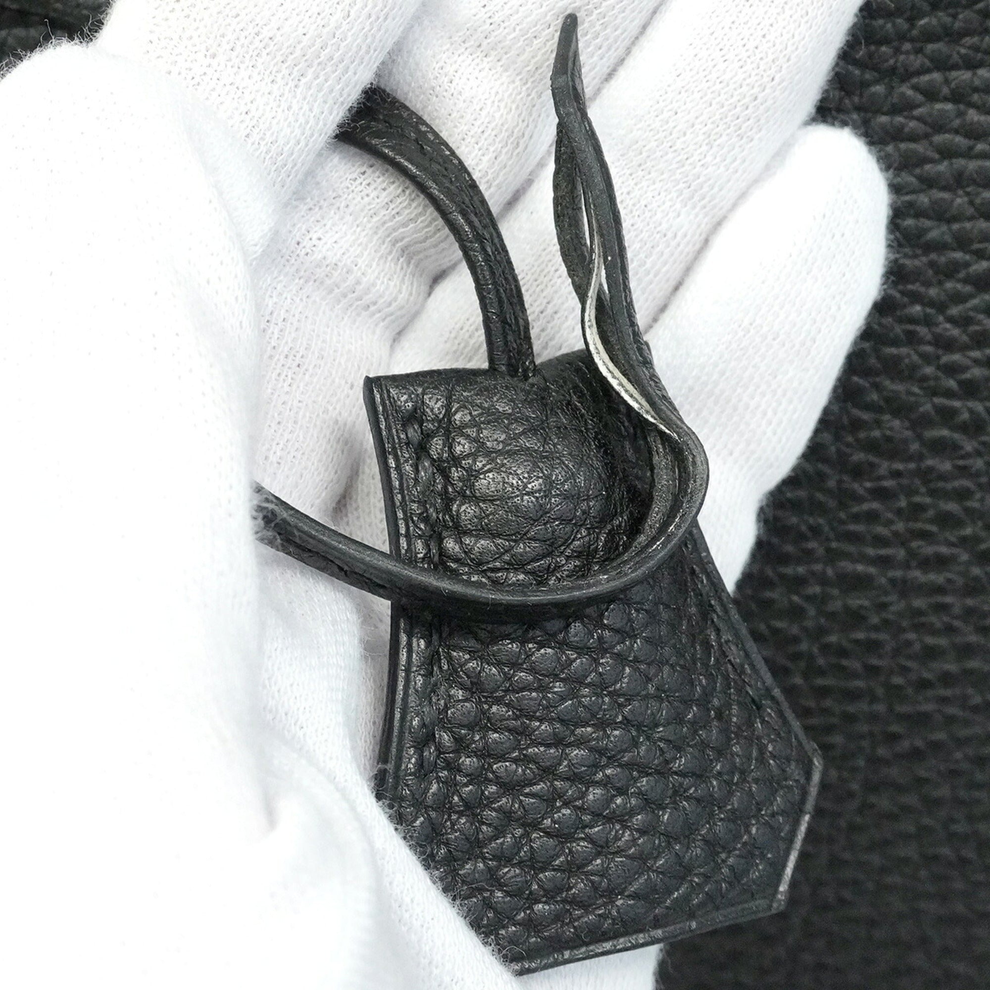 Hermes Black Togo Leather Handbag (Pre-Owned)