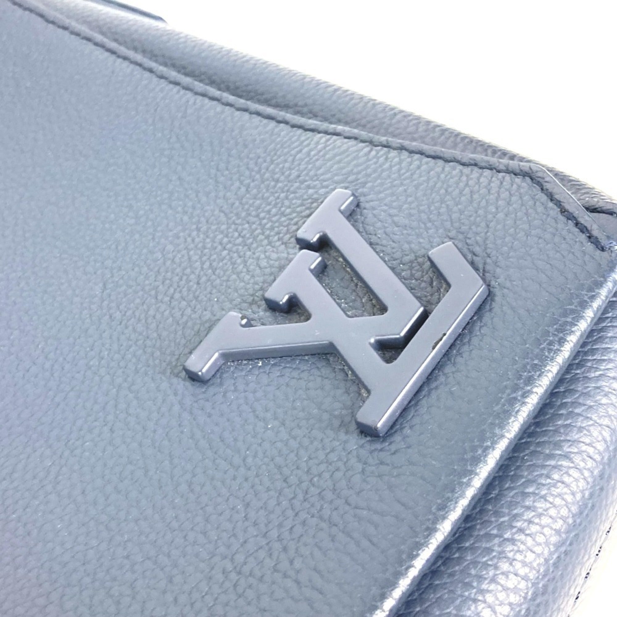 Louis Vuitton Navy Leather Shoulder Bag (Pre-Owned)