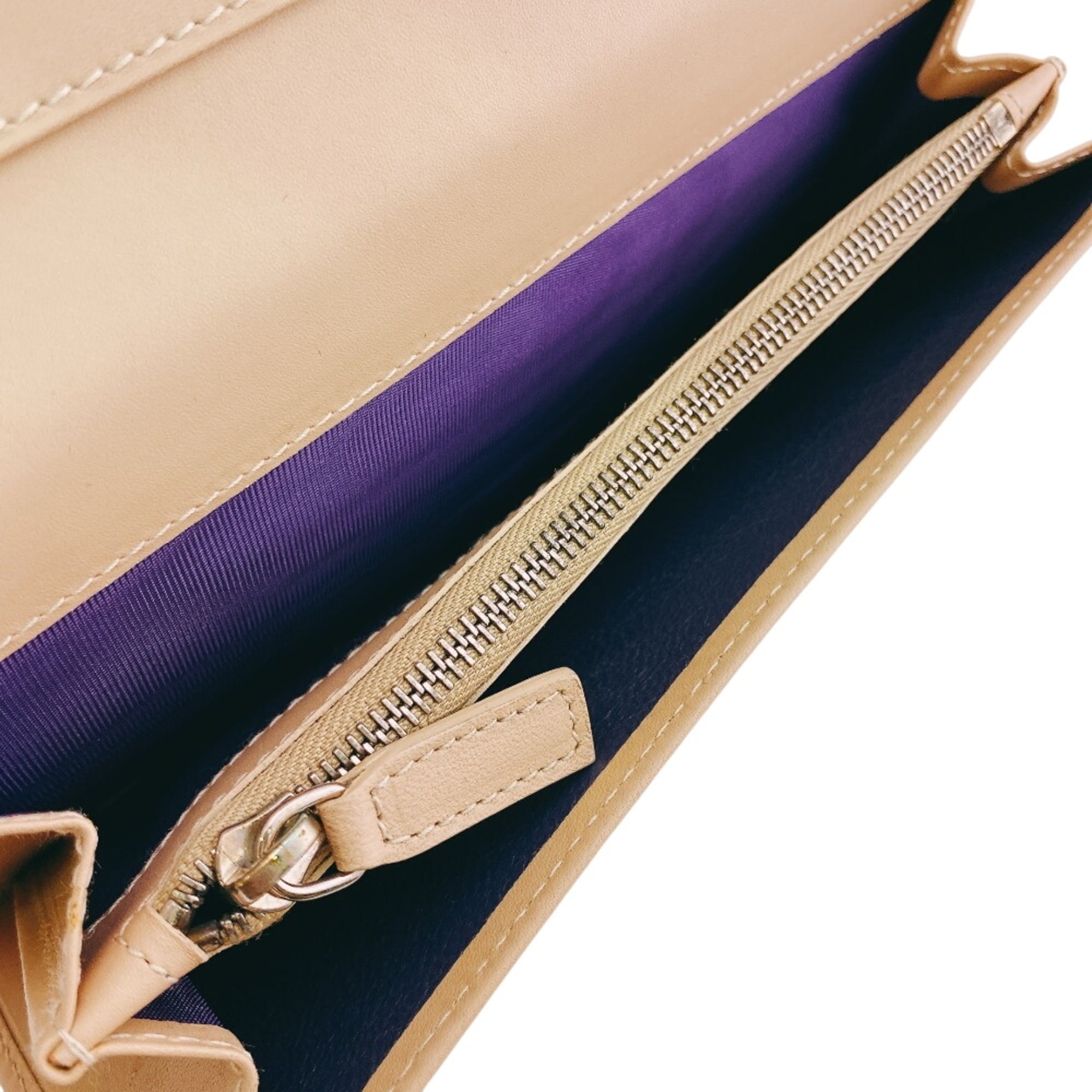 Bvlgari Beige Leather Long Wallet (Bi-Fold) (Pre-Owned)