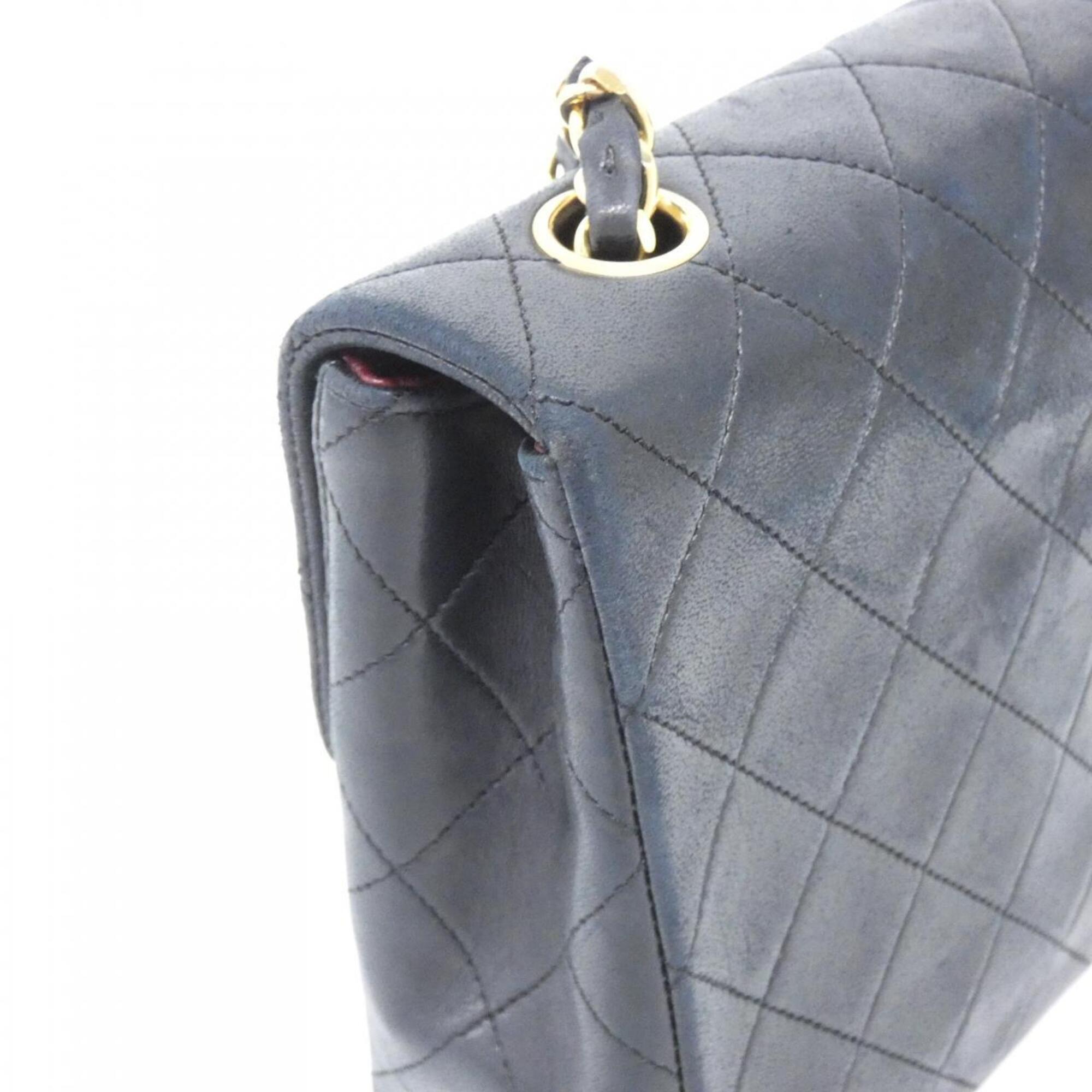 Chanel Black Leather Shoulder Bag (Pre-Owned)