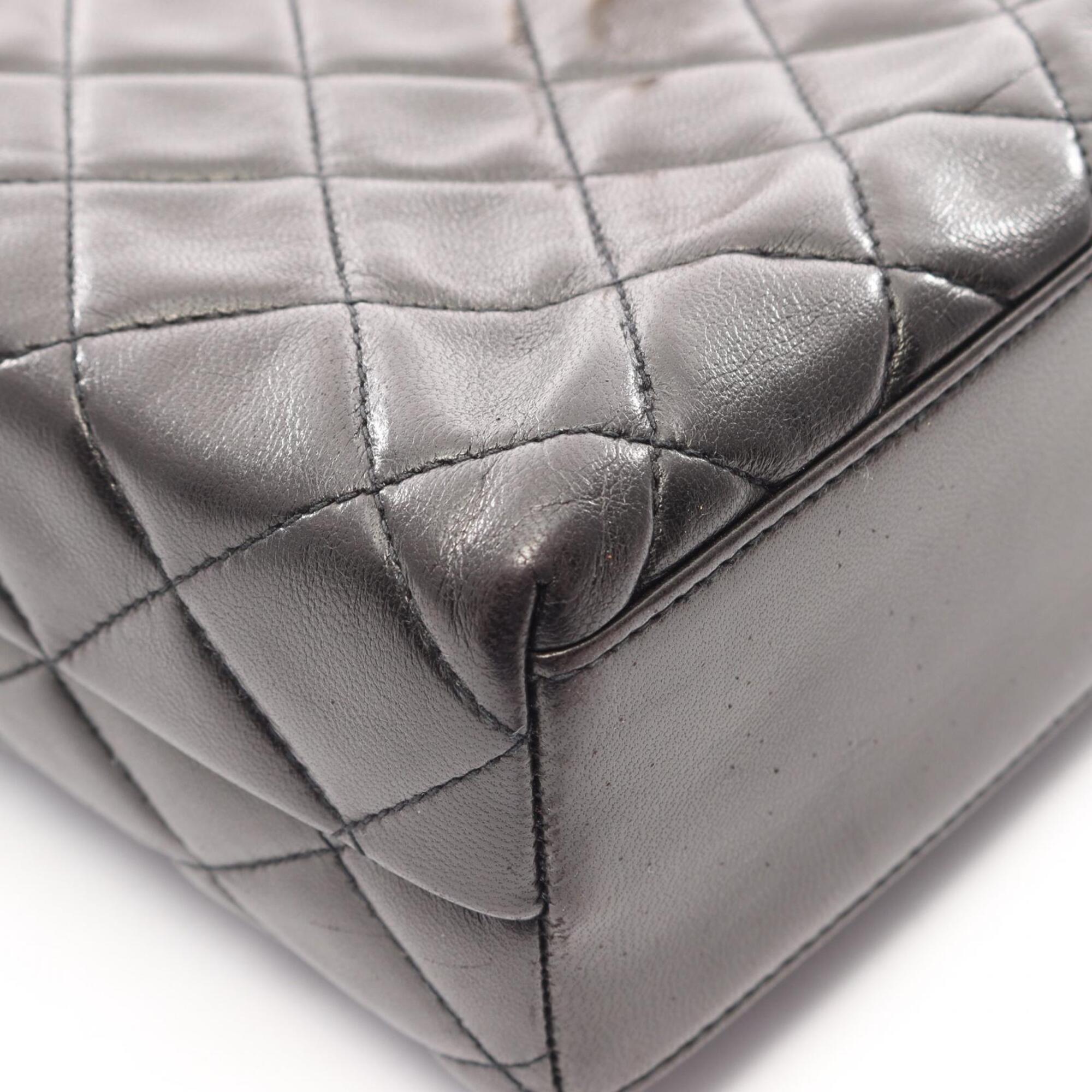 Chanel Black Leather Handbag Shoulder Bag (Pre-Owned)
