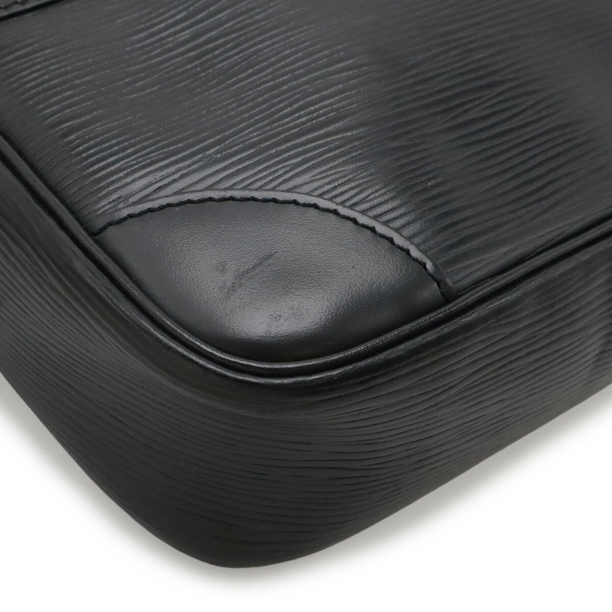 Louis Vuitton Black Noir Epi Leather Shoulder Bag (Pre-Owned)