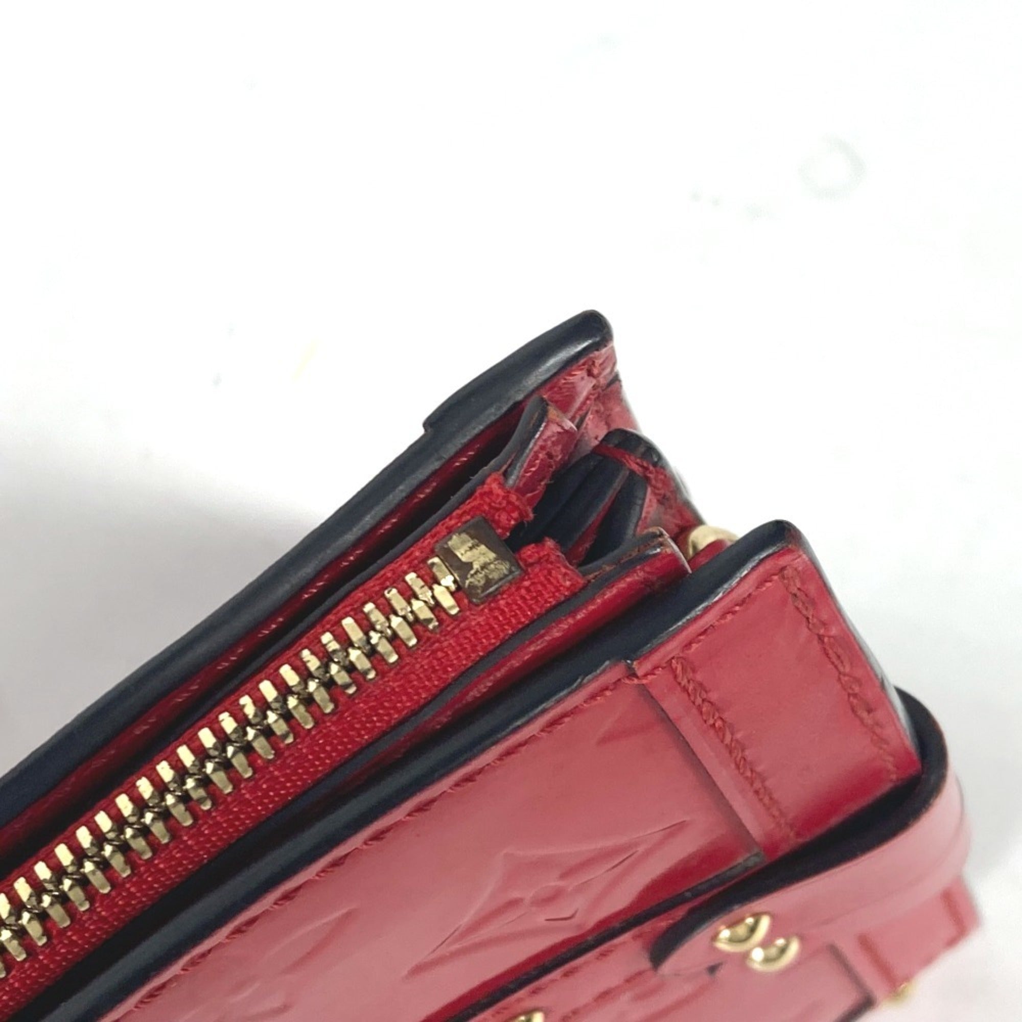 Louis Vuitton Cerise Red Color Monogram Vernis Clutch Bag Shoulder Bag (Pre-Owned)