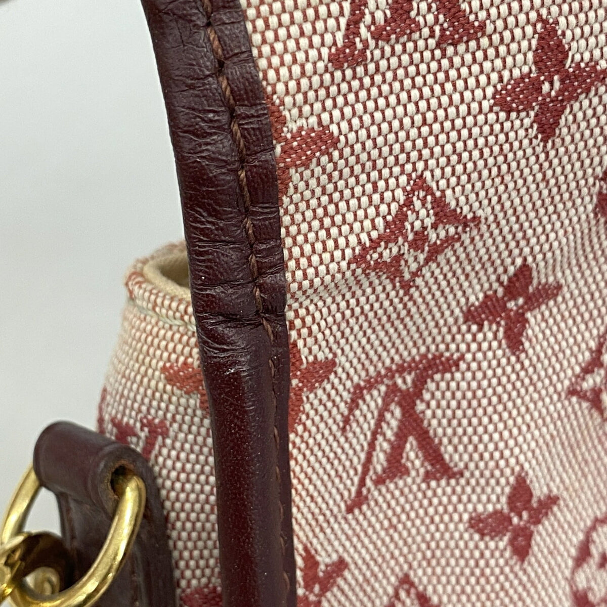 Louis Vuitton Cerise Shoulder Bag (Pre-Owned)
