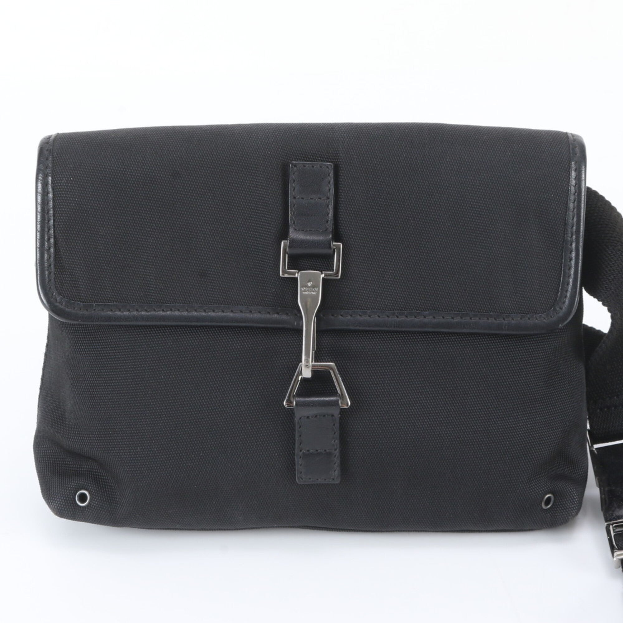 Gucci Black Leather Nylon Pouch Sling Bag (Pre-Owned)