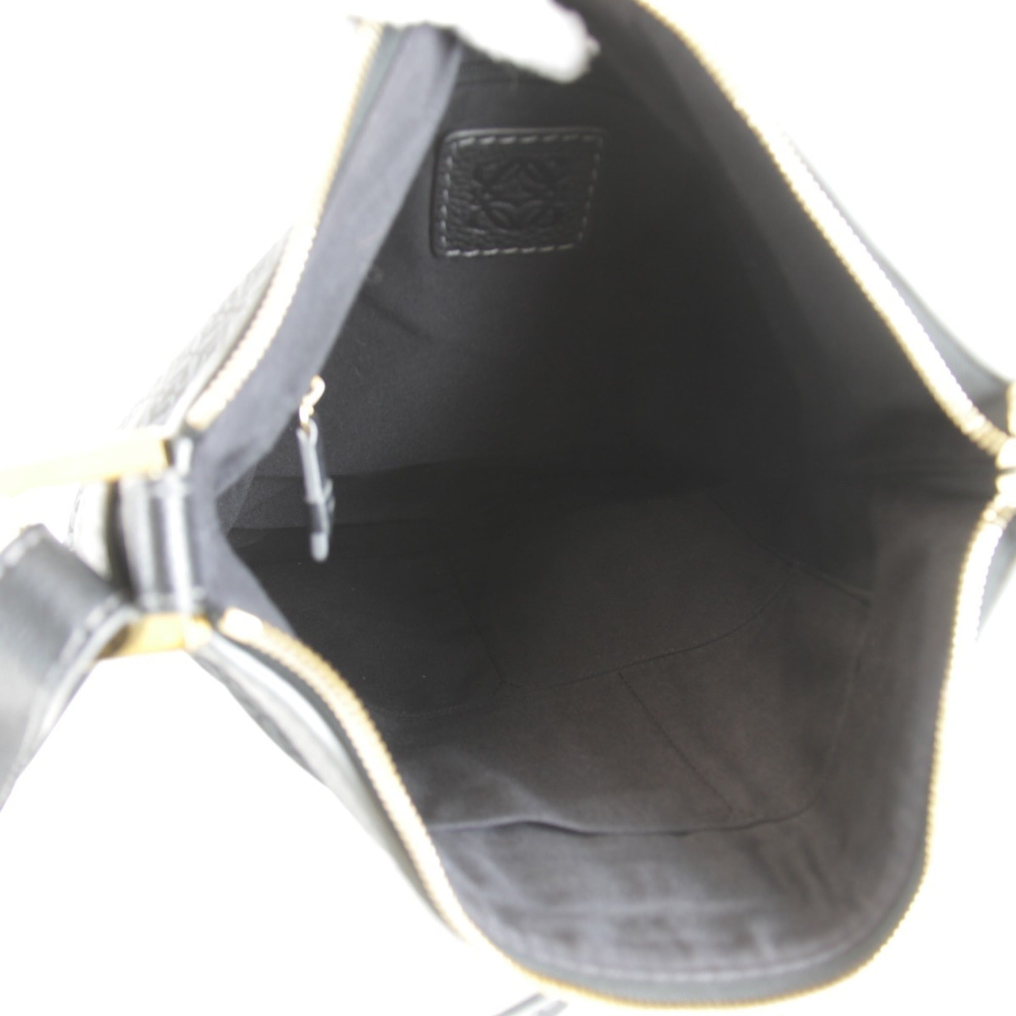Loewe Black Canvas Shoulder Bag (Pre-Owned)