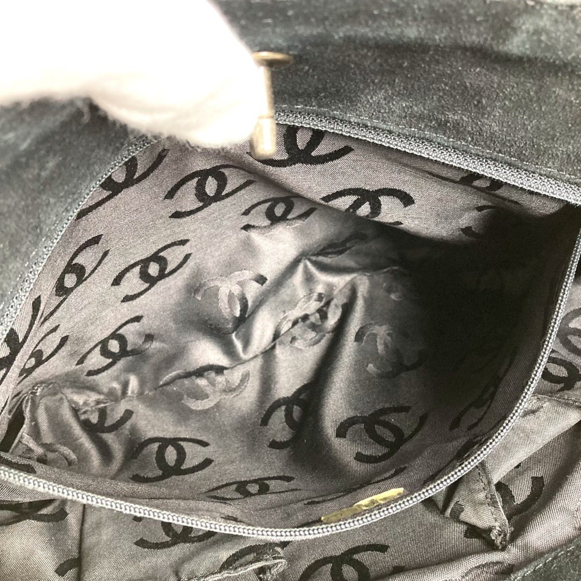 Chanel Black Suede Shoulder Bag Tote Bag (Pre-Owned)