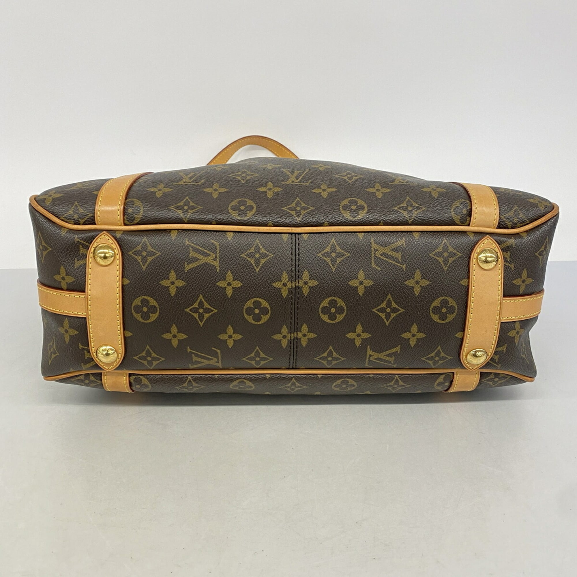 Louis Vuitton Brown Shoulder Bag (Pre-Owned)